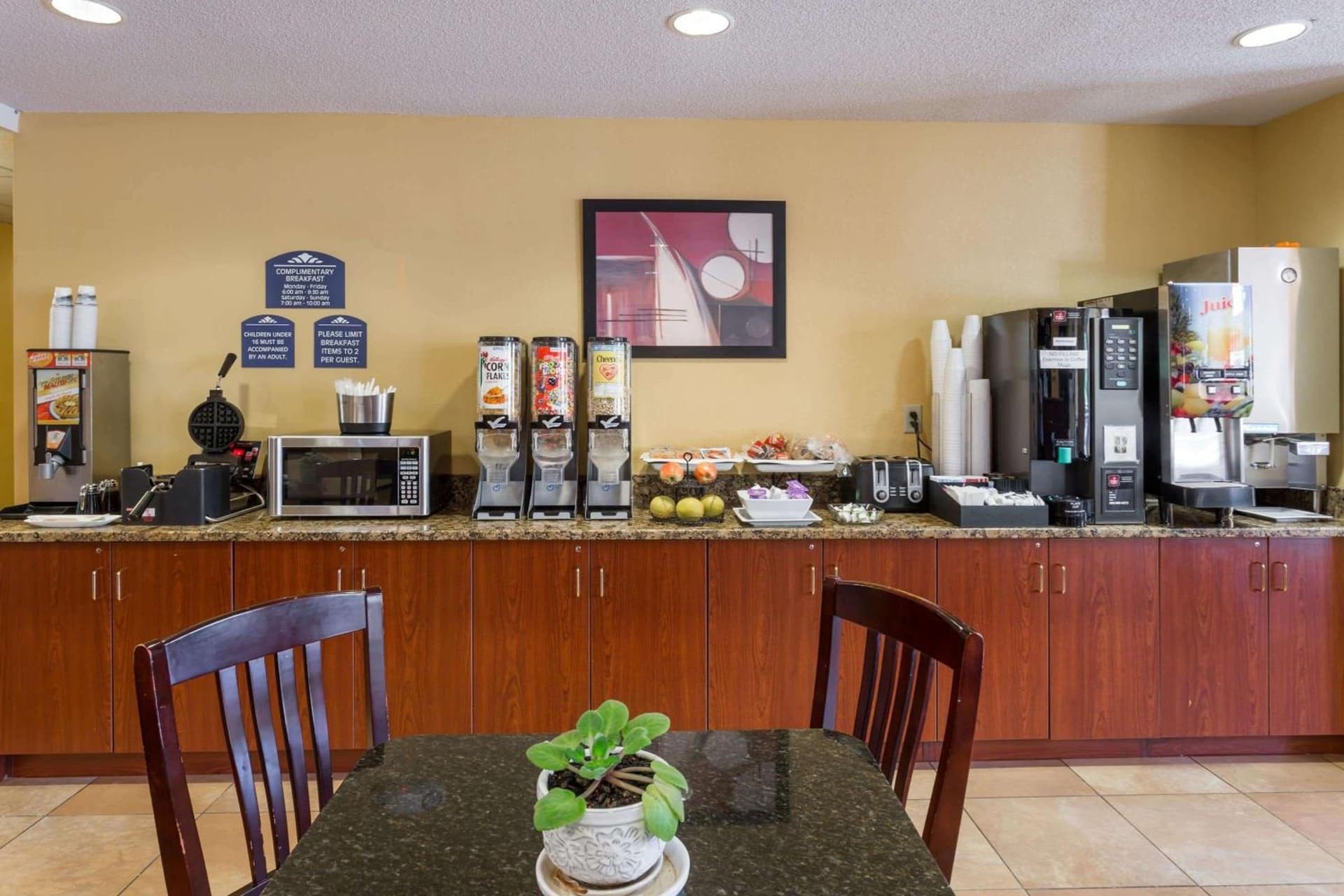 Microtel Inn & Suites by Wyndham Hillsborough gallery photo in Hillsborough, NC — image 5
