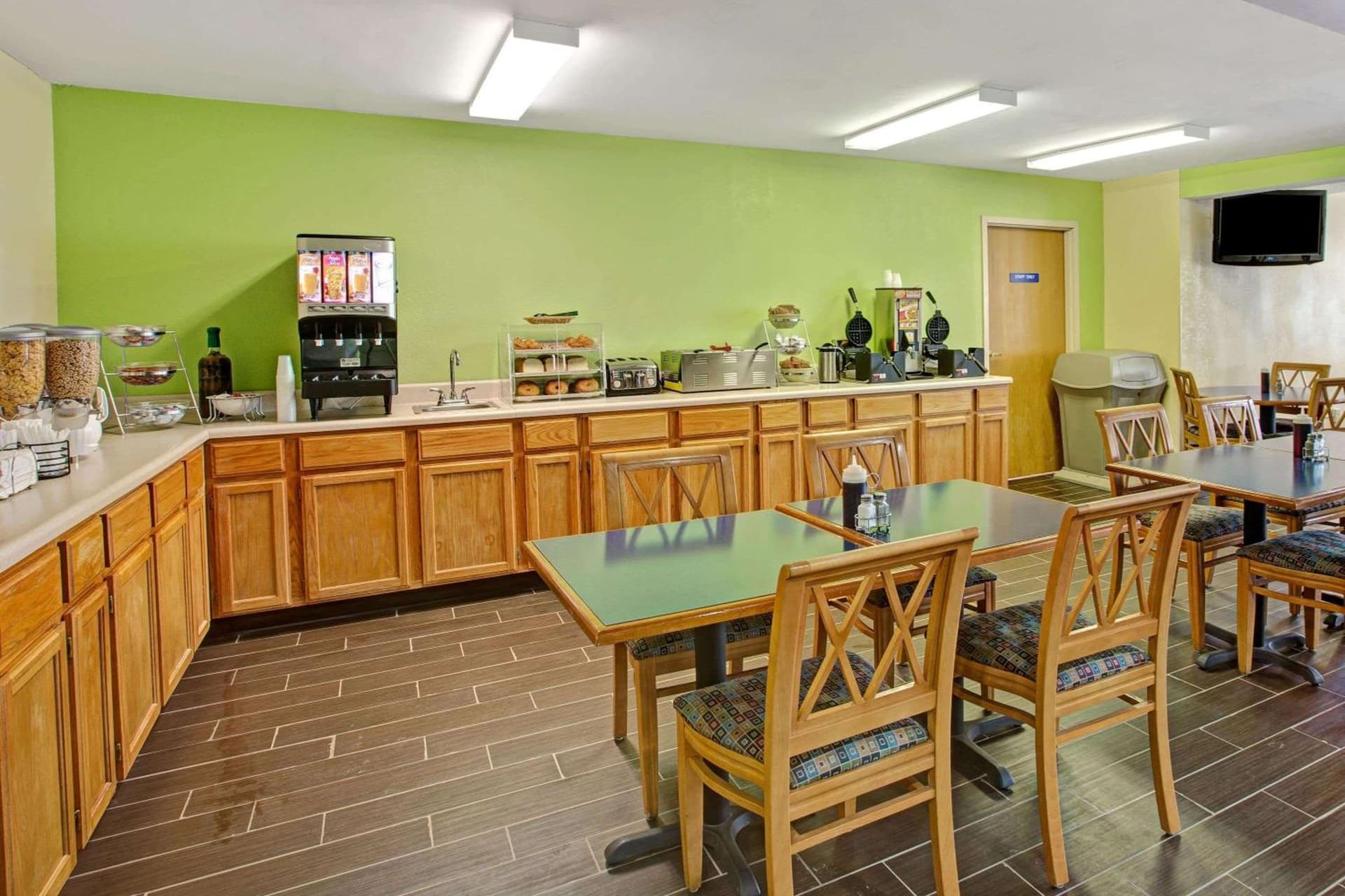 Microtel Inn & Suites by Wyndham Statesville gallery photo in Statesville, NC — image 4