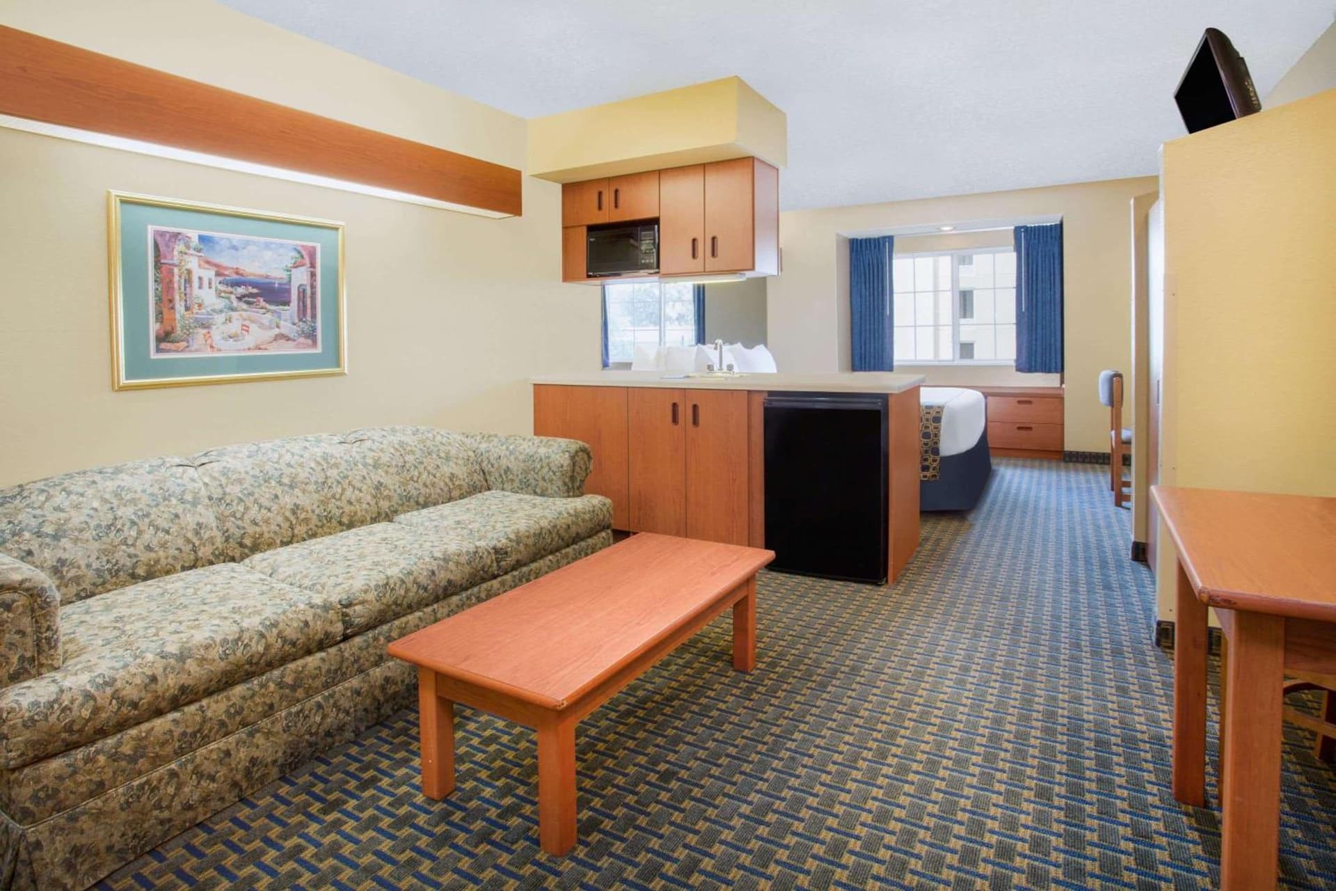 Microtel Inn & Suites Leesburg gallery photo in Silver Lake, FL — image 18