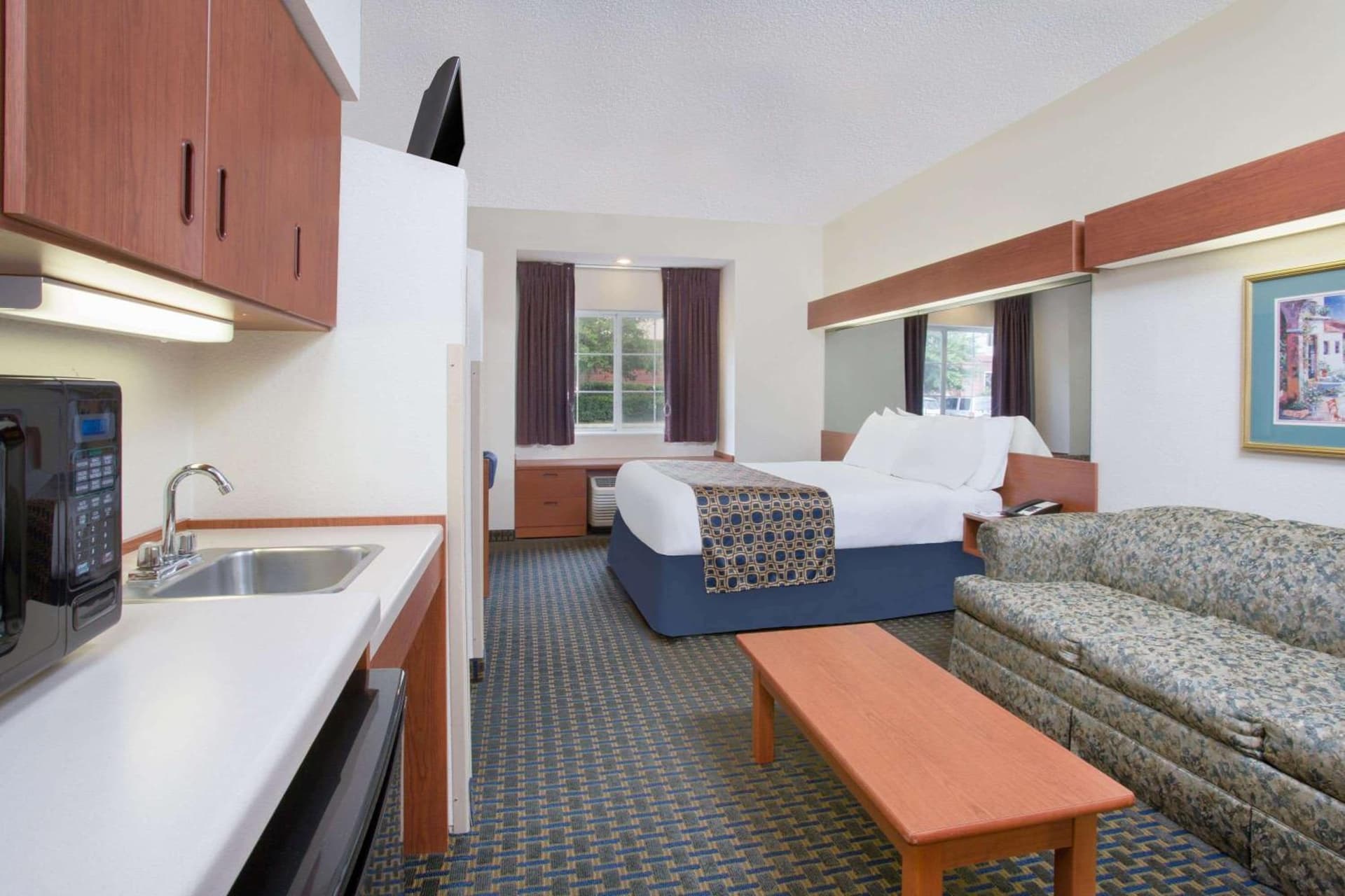 Microtel Inn & Suites Leesburg gallery photo in Silver Lake, FL — image 10