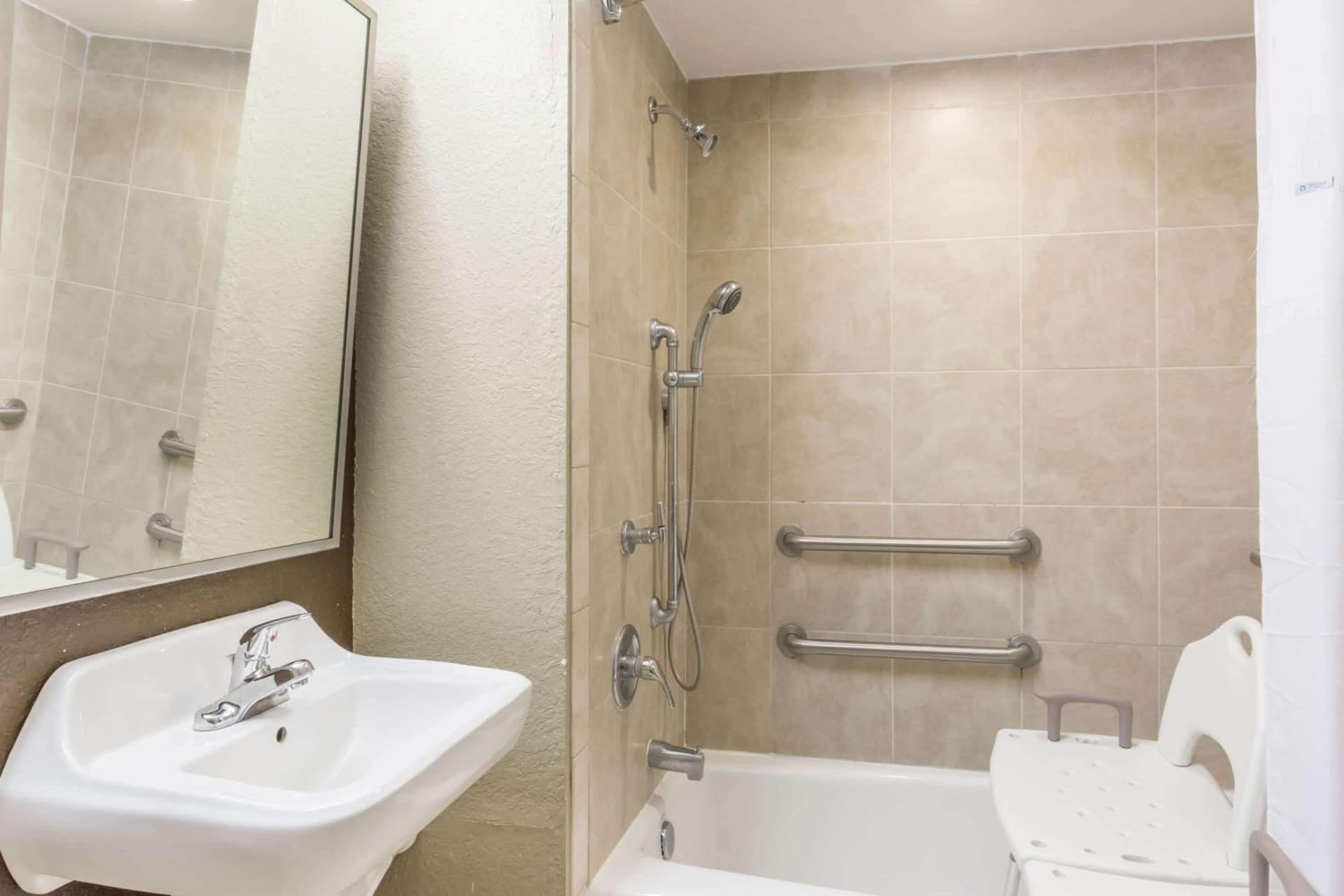 Microtel Inn & Suites by Wyndham Jacksonville Airport gallery photo in Jacksonville, FL — image 38