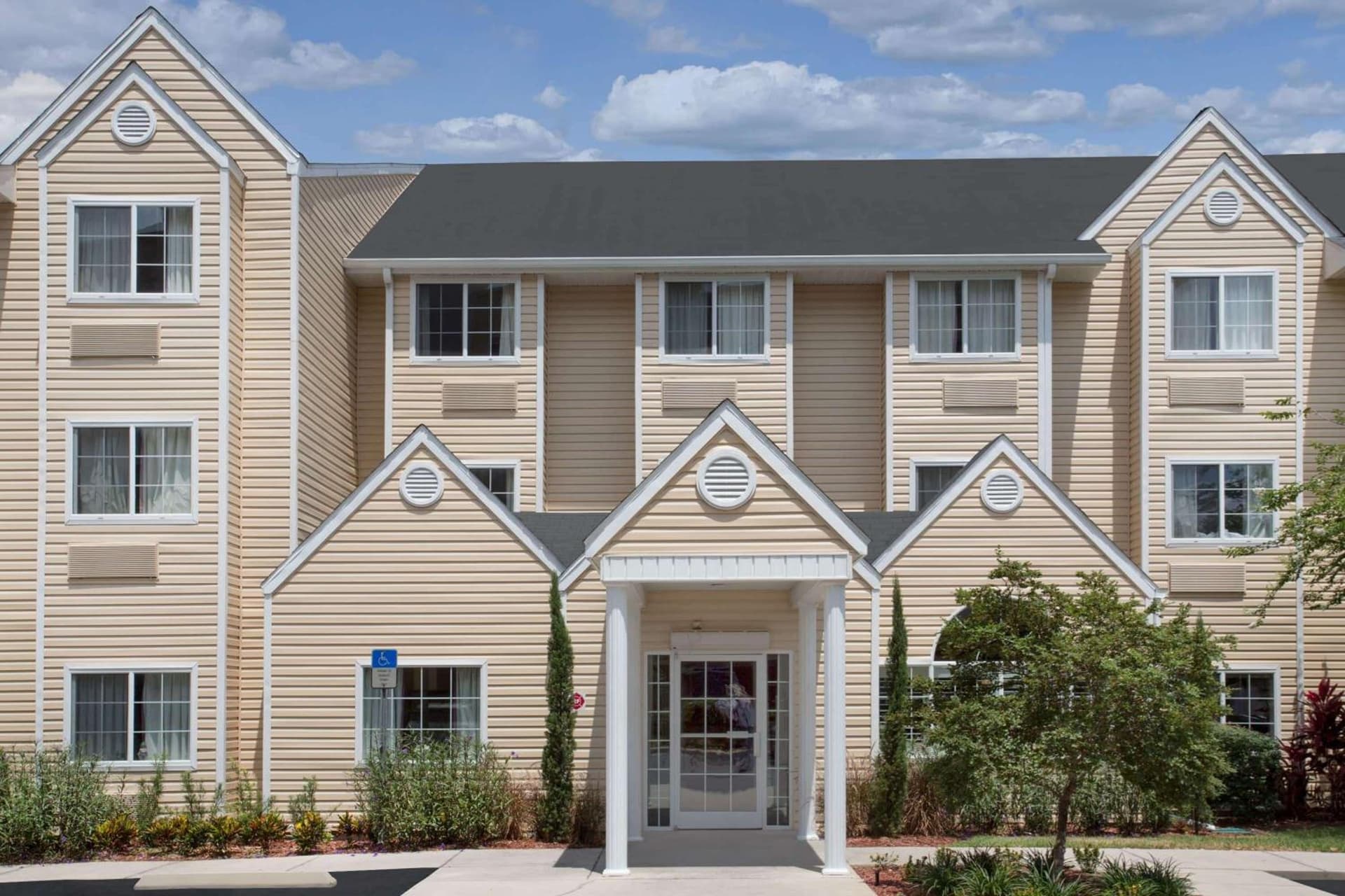 Microtel Inn & Suites Leesburg featured exterior or lobby in Silver Lake, FL — similar hotel
