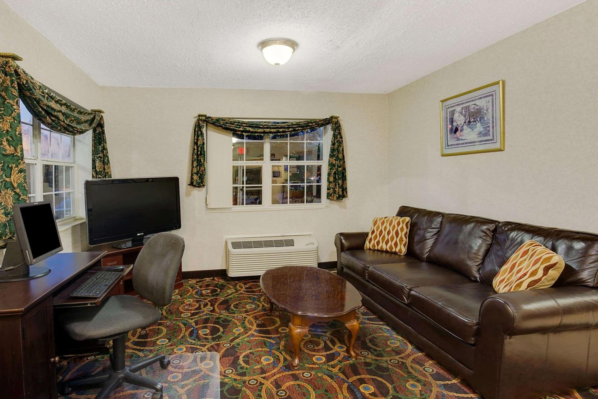 Microtel Inn by Wyndham - Murfreesboro interior in Murfreesboro, TN — gallery photo 2