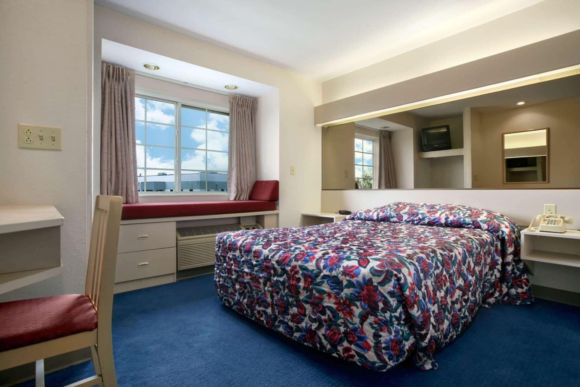 Microtel Inn by Wyndham Champaign gallery photo in Champaign, IL — image 4