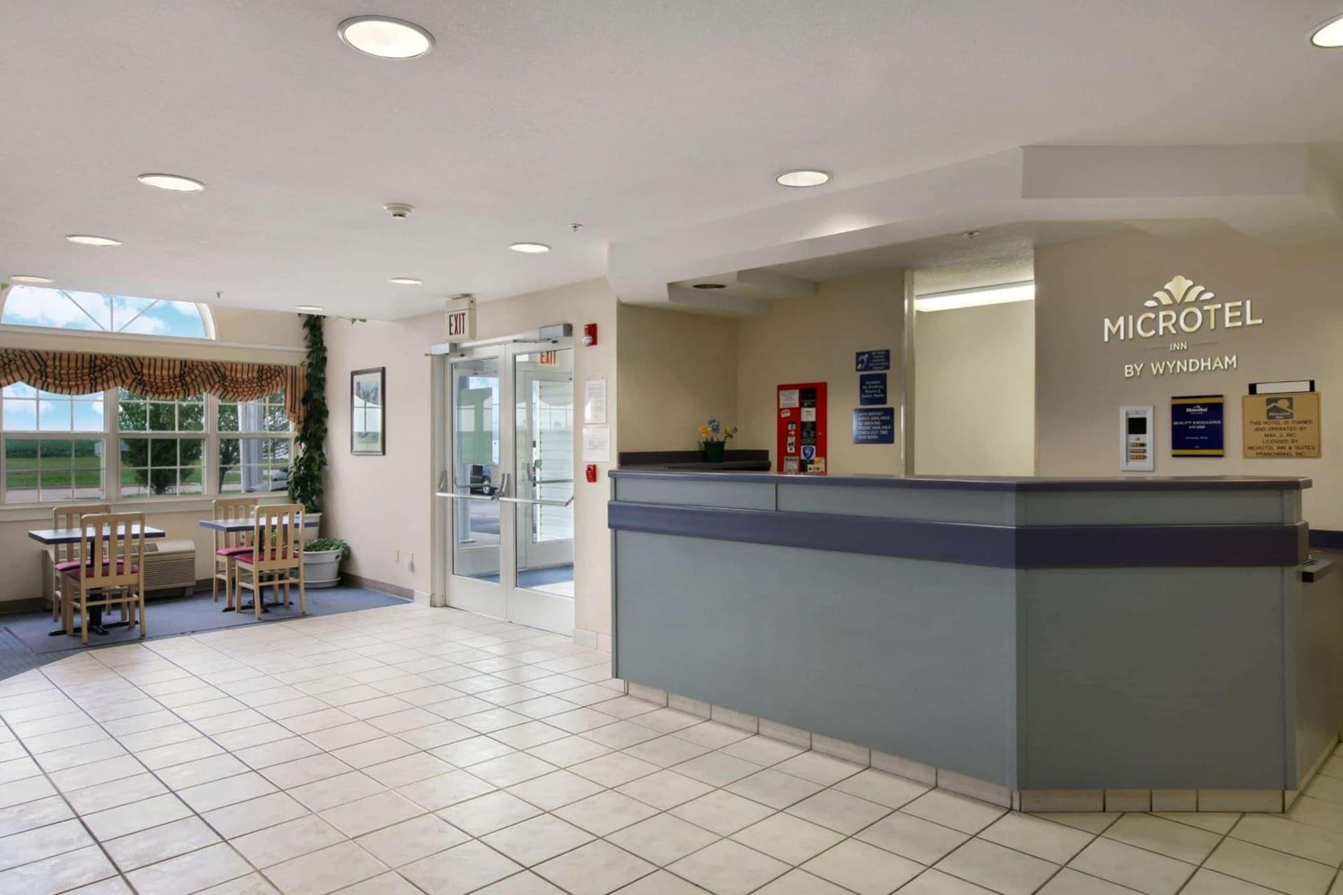 Microtel Inn by Wyndham Champaign gallery photo in Champaign, IL — image 38