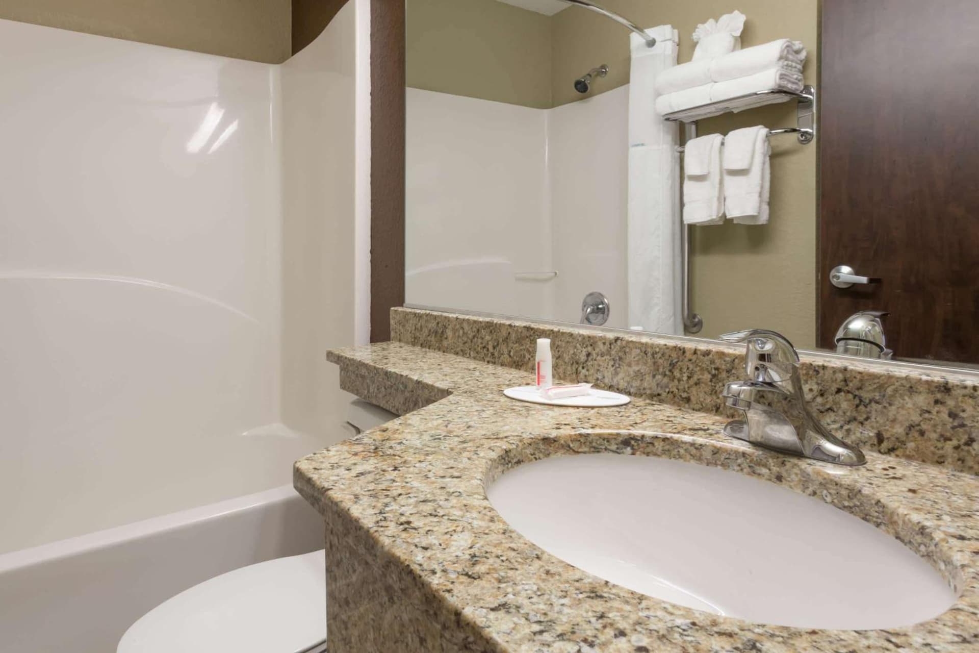 Microtel Inn & Suites by Wyndham Jacksonville Airport gallery photo in Jacksonville, FL — image 19