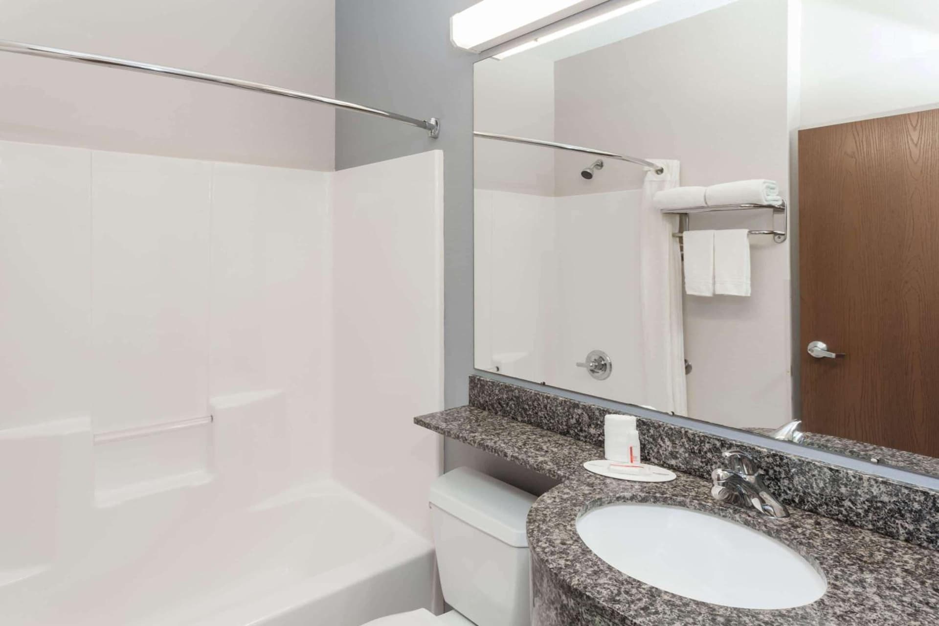 Microtel Inn and Suites Elkhart gallery photo in Elkhart, IN — image 16