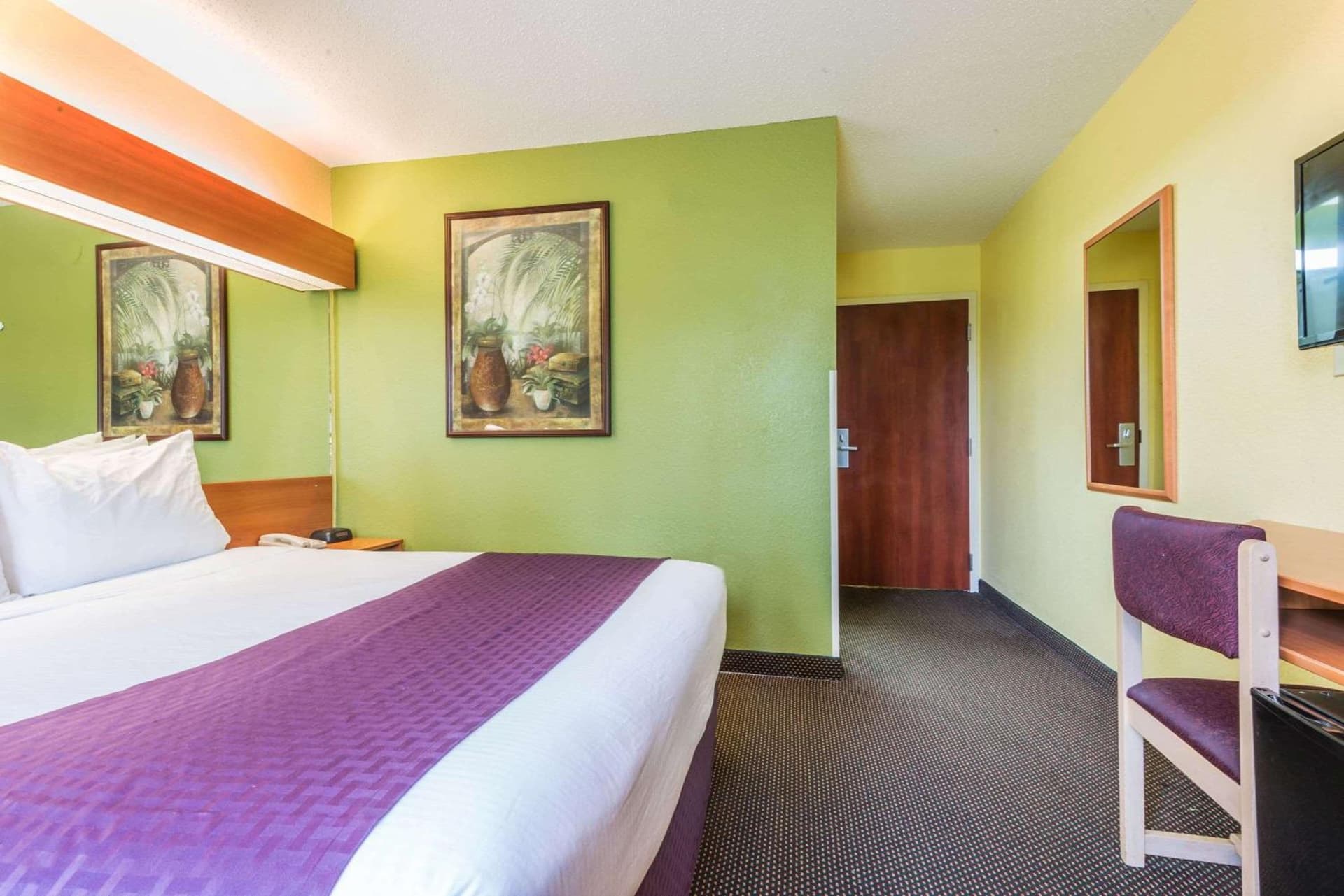 Microtel Inn & Suites by Wyndham Auburn gallery photo in Auburn, AL — image 13