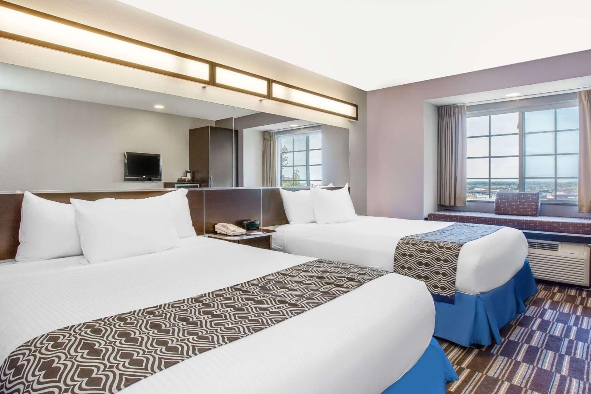 Microtel Inn & Suites by Wyndham Tuscaloosa gallery photo in Tuscaloosa, AL — image 8