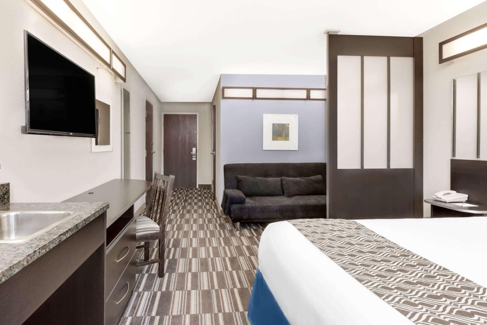 Microtel Inn & Suites by Wyndham Tuscaloosa gallery photo in Tuscaloosa, AL — image 40