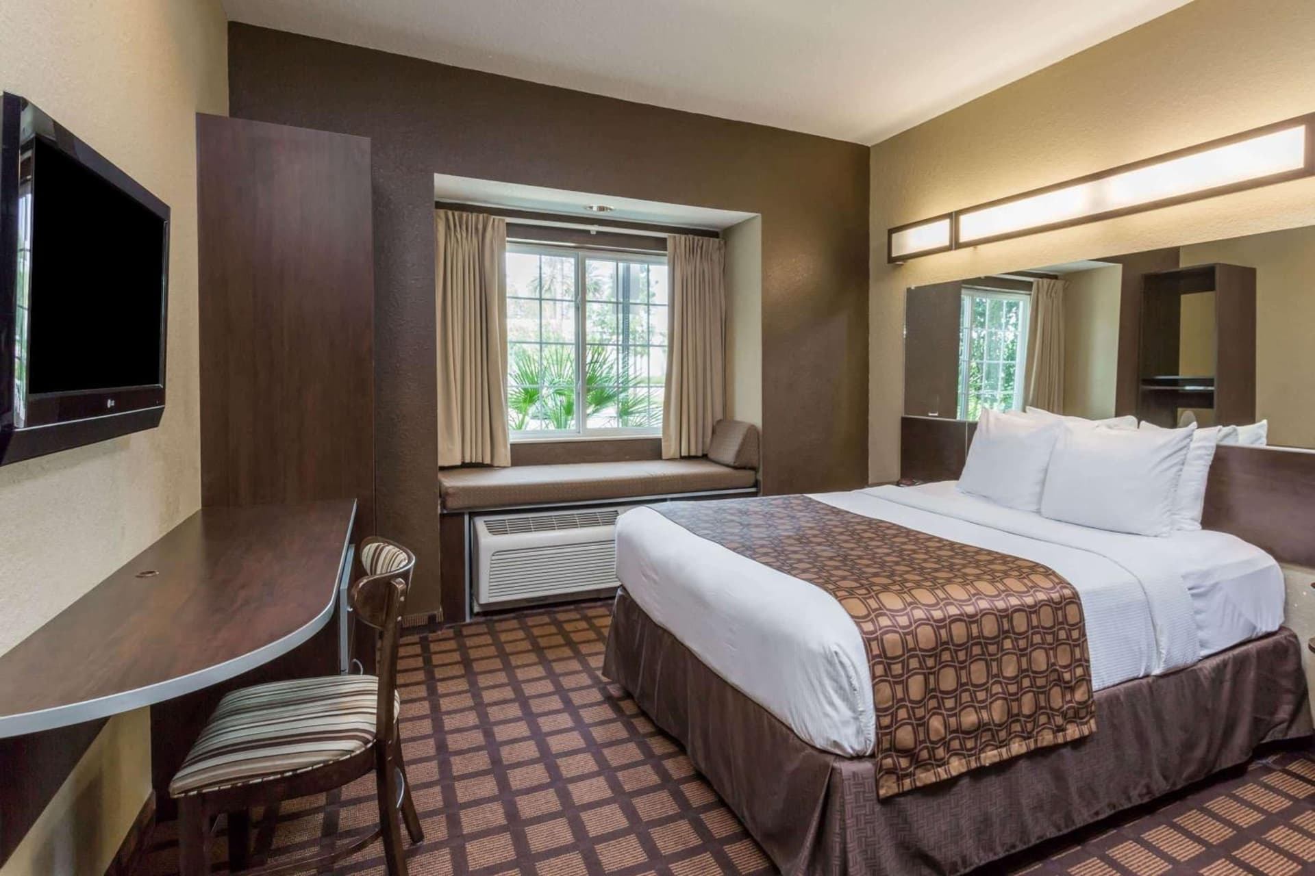 Microtel Inn & Suites by Wyndham Jacksonville Airport gallery photo in Jacksonville, FL — image 31