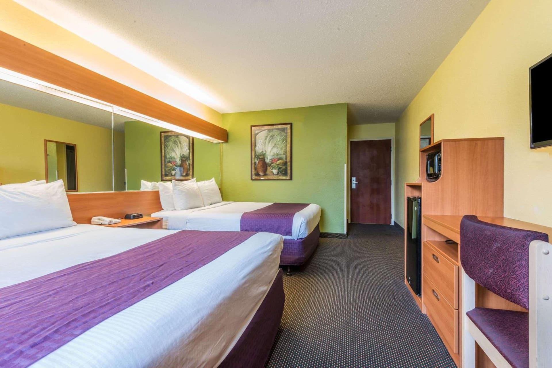 Microtel Inn & Suites by Wyndham Auburn gallery photo in Auburn, AL — image 12