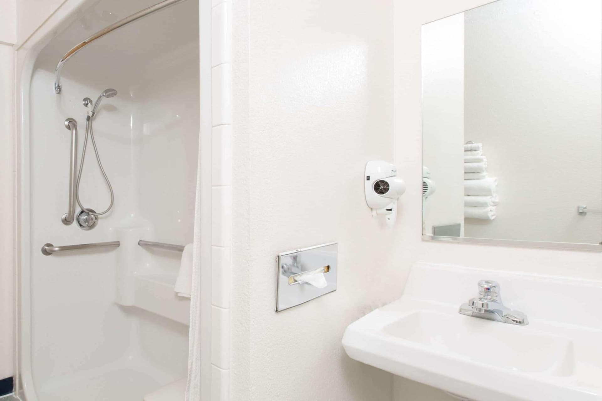 Baymont Inn & Suites by Wyndham Anchorage Airport gallery photo in Anchorage, AK — image 7