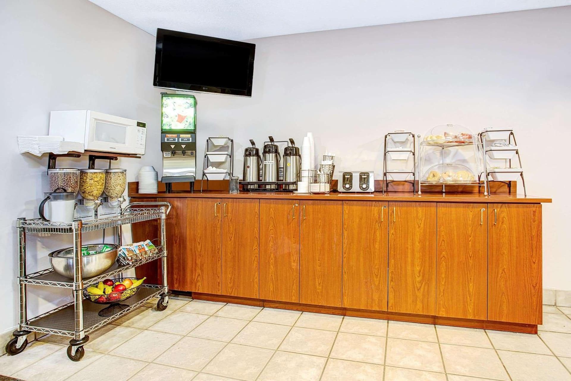 Microtel Inn & Suites by Wyndham Mason property views in Mason, OH — gallery photo 3