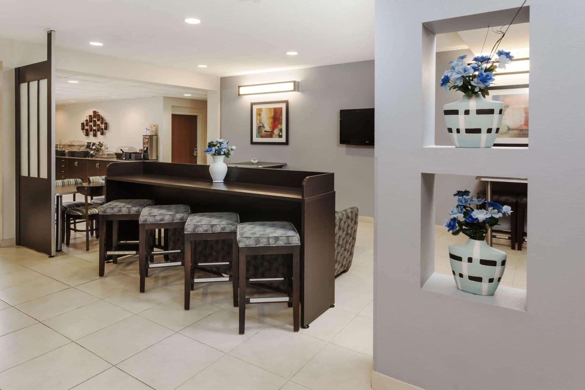 Microtel Inn and Suites Elkhart gallery photo in Elkhart, IN — image 24