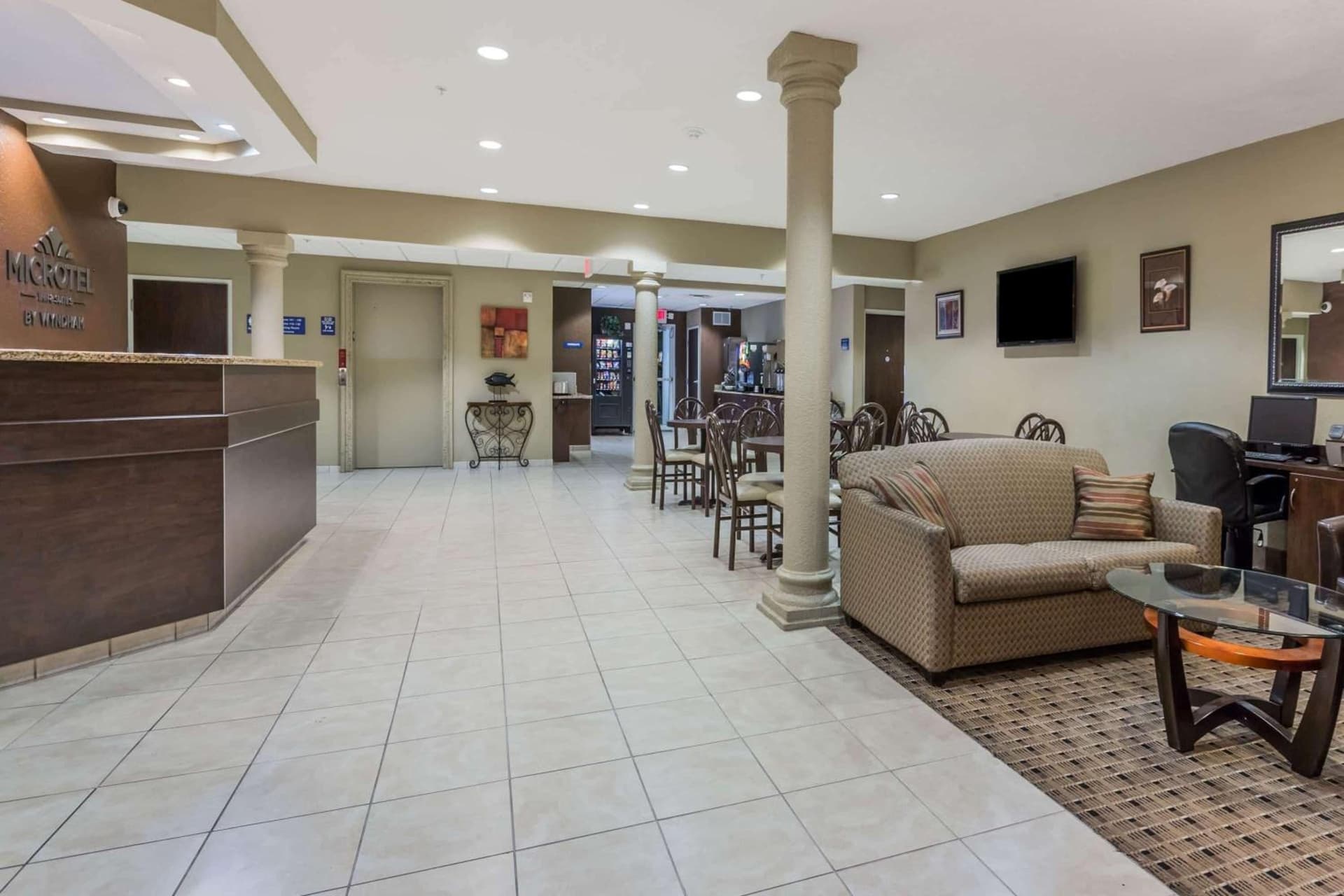 Microtel Inn & Suites by Wyndham Jacksonville Airport gallery photo in Jacksonville, FL — image 18