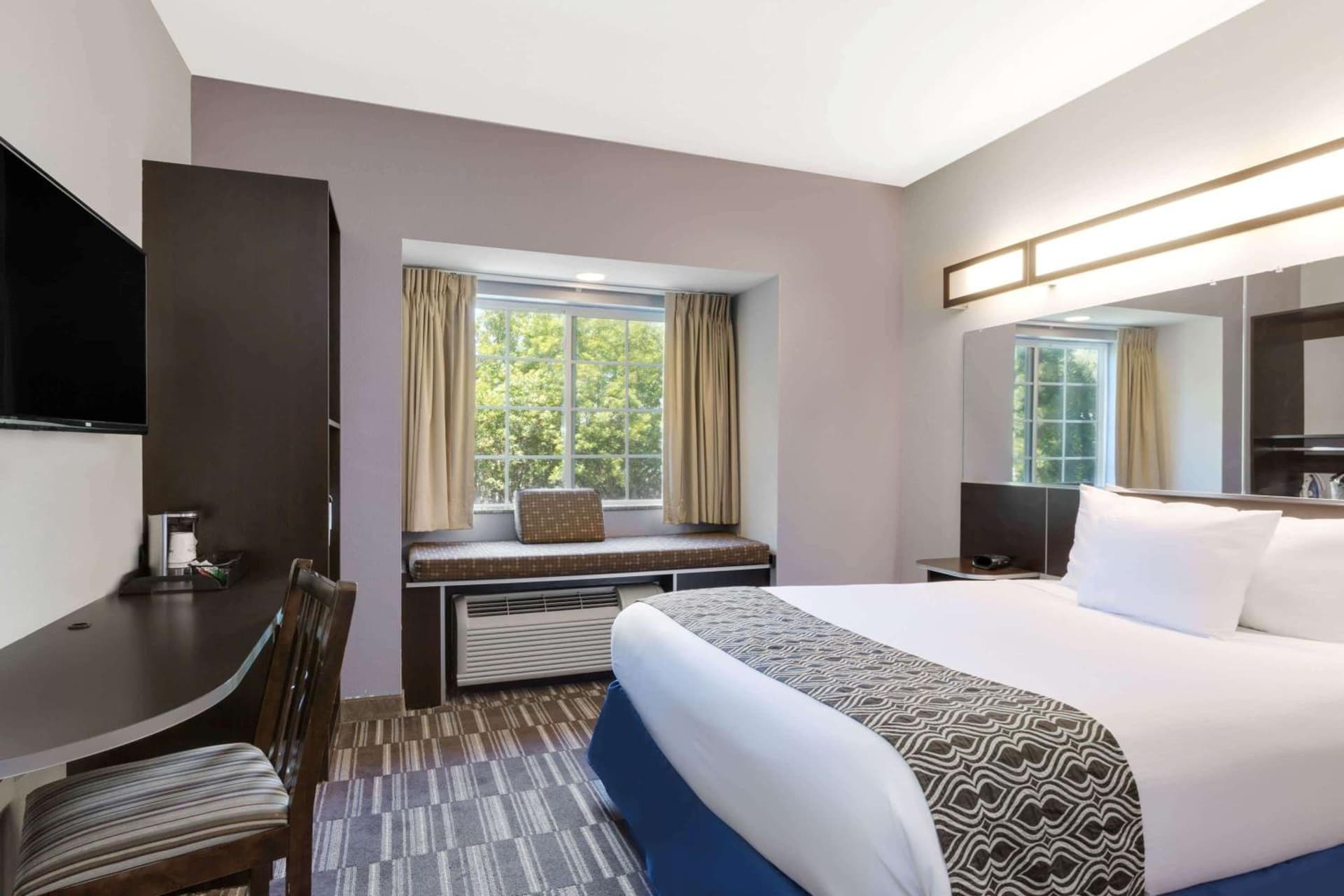 Microtel Inn & Suites by Wyndham Tuscaloosa gallery photo in Tuscaloosa, AL — image 32