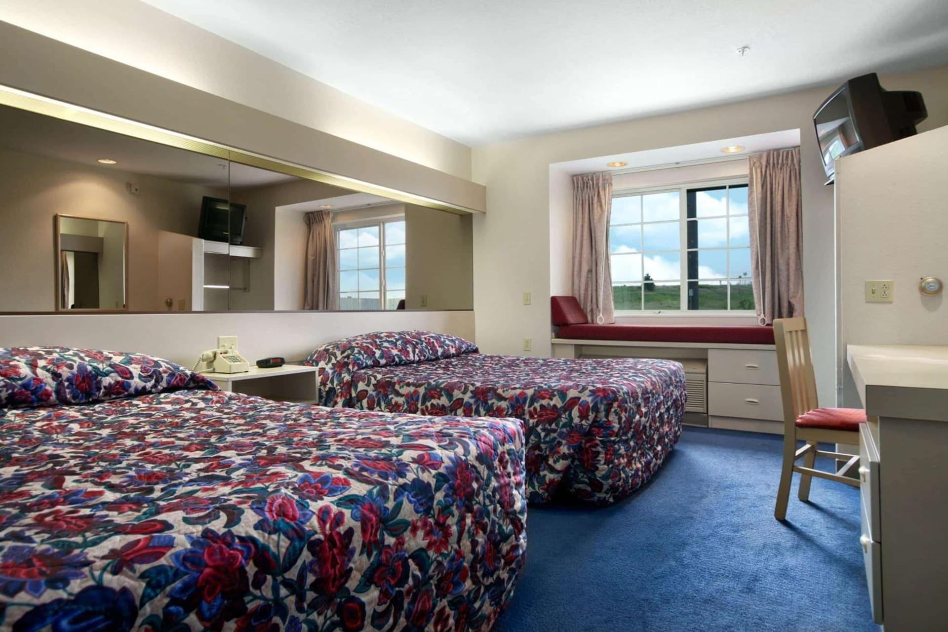 Microtel Inn by Wyndham Champaign gallery photo in Champaign, IL — image 40