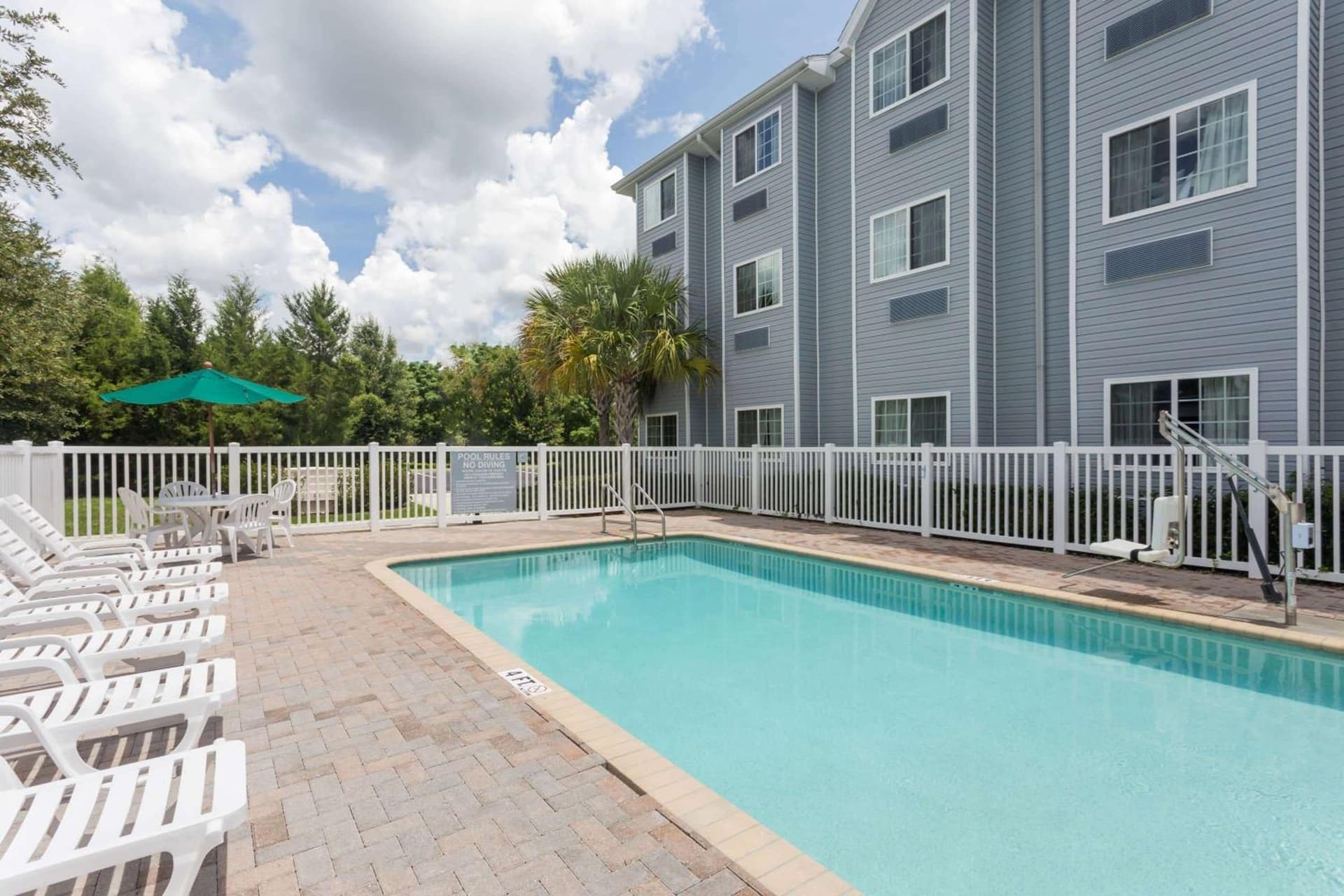 Microtel Inn & Suites by Wyndham Spring Hill/Weeki Wachee gallery photo in Weeki Wachee, FL — image 6