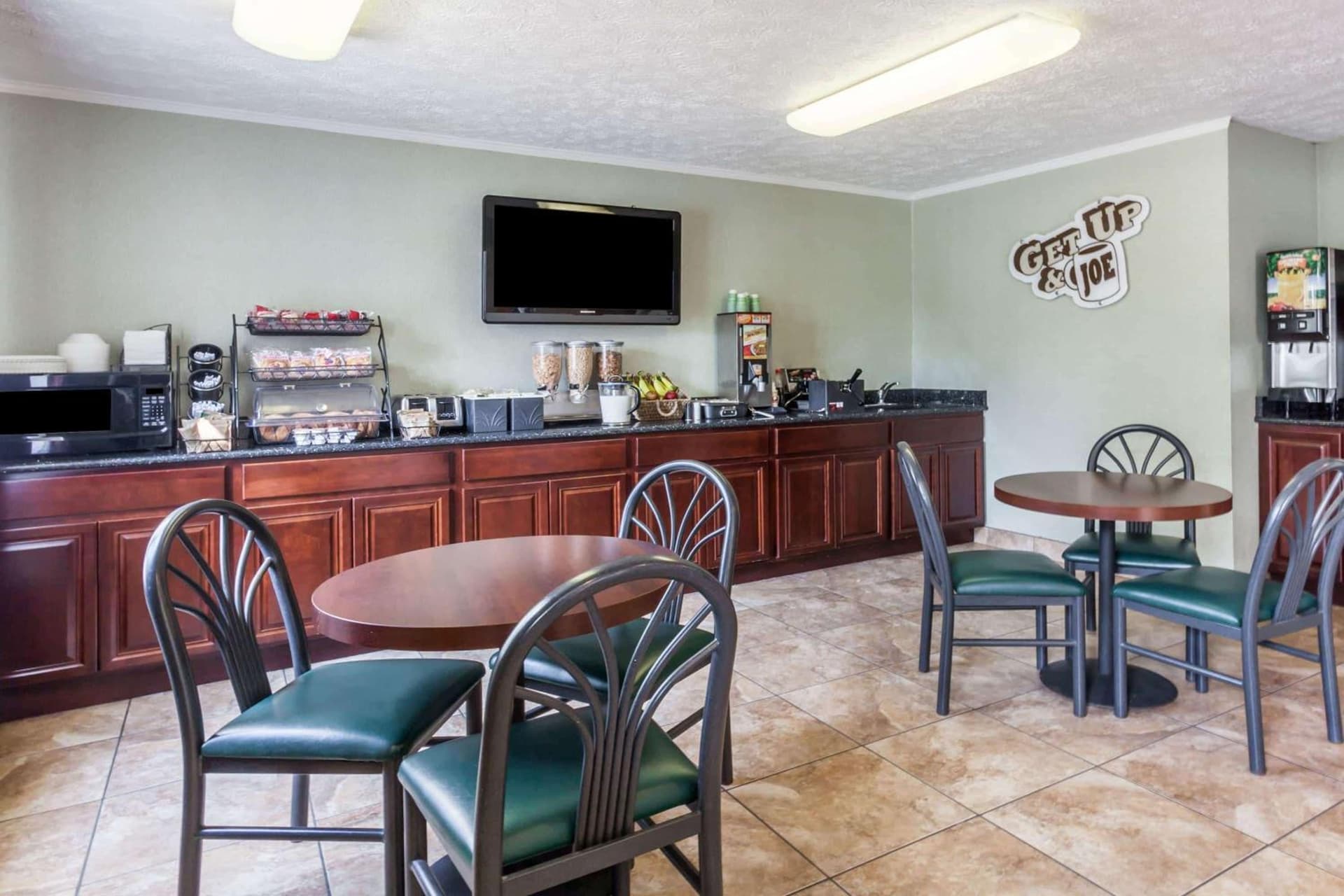 Microtel Inn by Wyndham Wilson property views in Wilson, NC — gallery photo 3