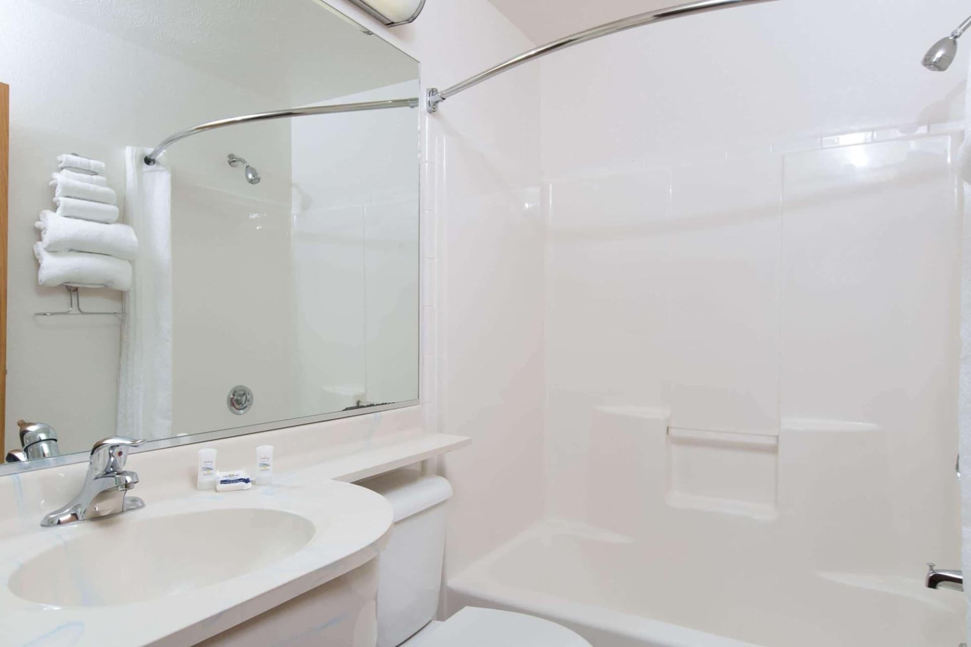 Baymont Inn & Suites by Wyndham Anchorage Airport interior in Anchorage, AK — gallery photo 2