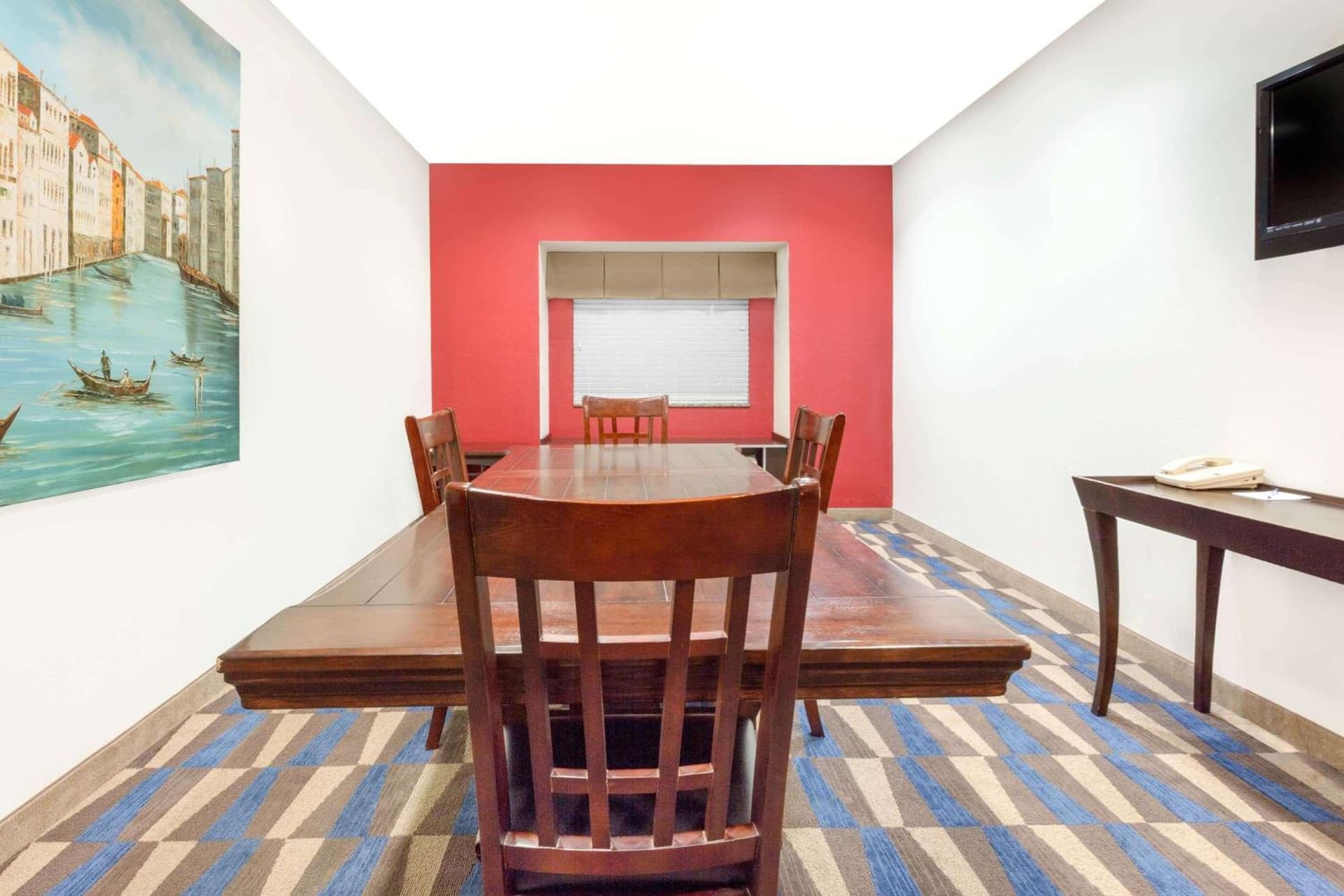 Microtel Inn & Suites by Wyndham Tuscaloosa gallery photo in Tuscaloosa, AL — image 30