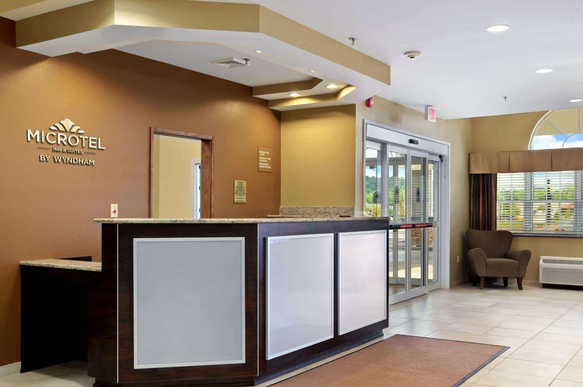 Microtel Inn & Suites by Wyndham Marietta interior in Marietta, OH — gallery photo 2