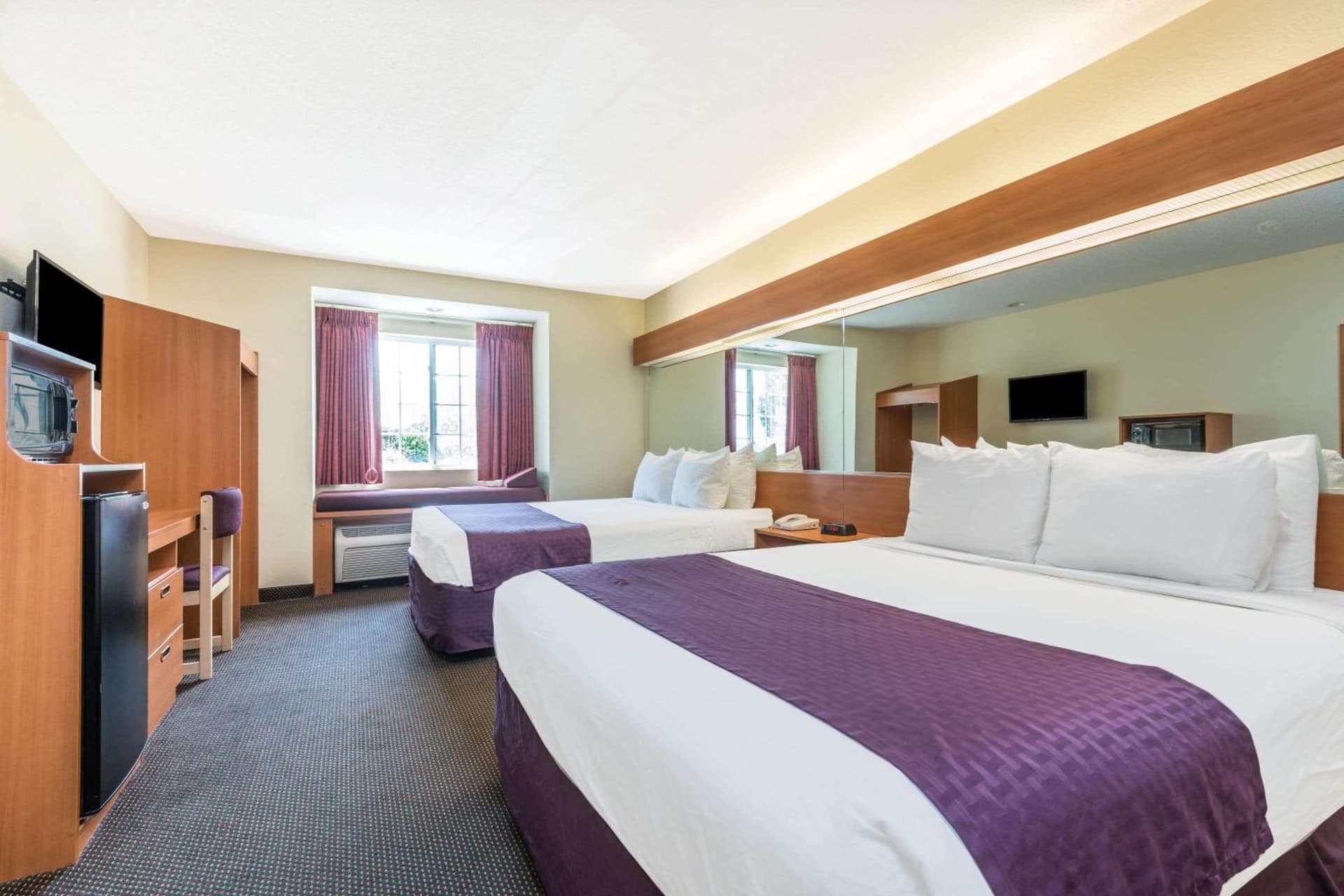 Microtel Inn & Suites by Wyndham Auburn gallery photo in Auburn, AL — image 9