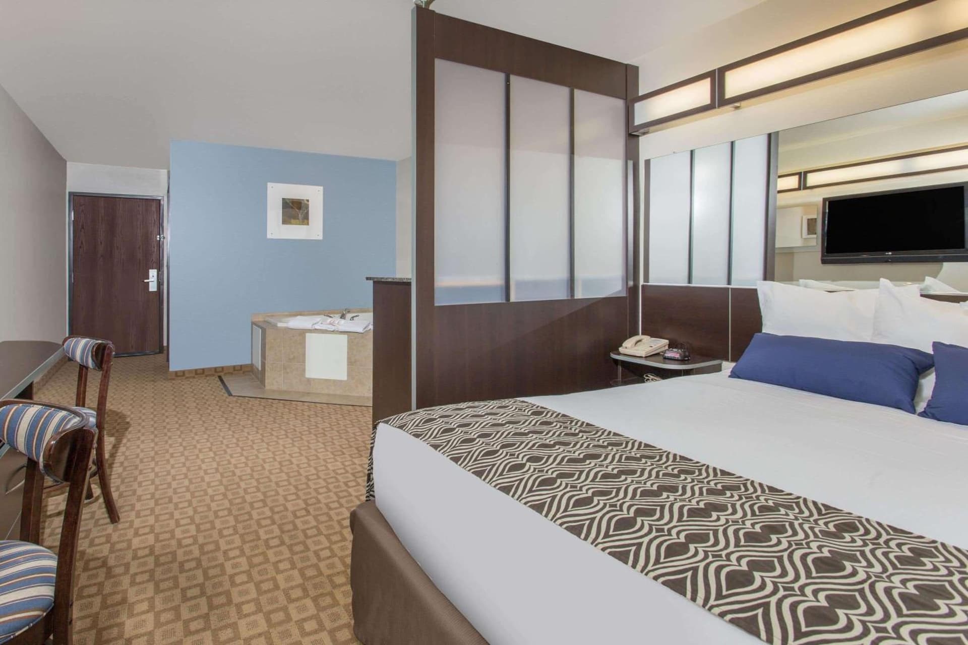 Microtel Inn & Suites by Wyndham Klamath Falls interior in Klamath Falls, OR — gallery photo 2