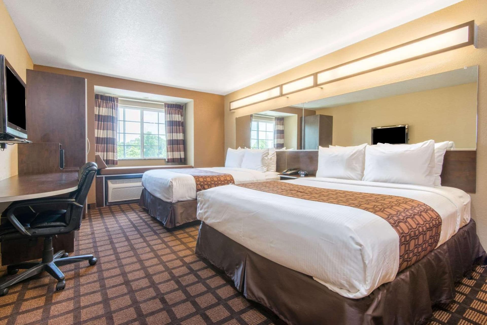 Microtel Inn & Suites by Wyndham Montgomery gallery photo in Montgomery, AL — image 13