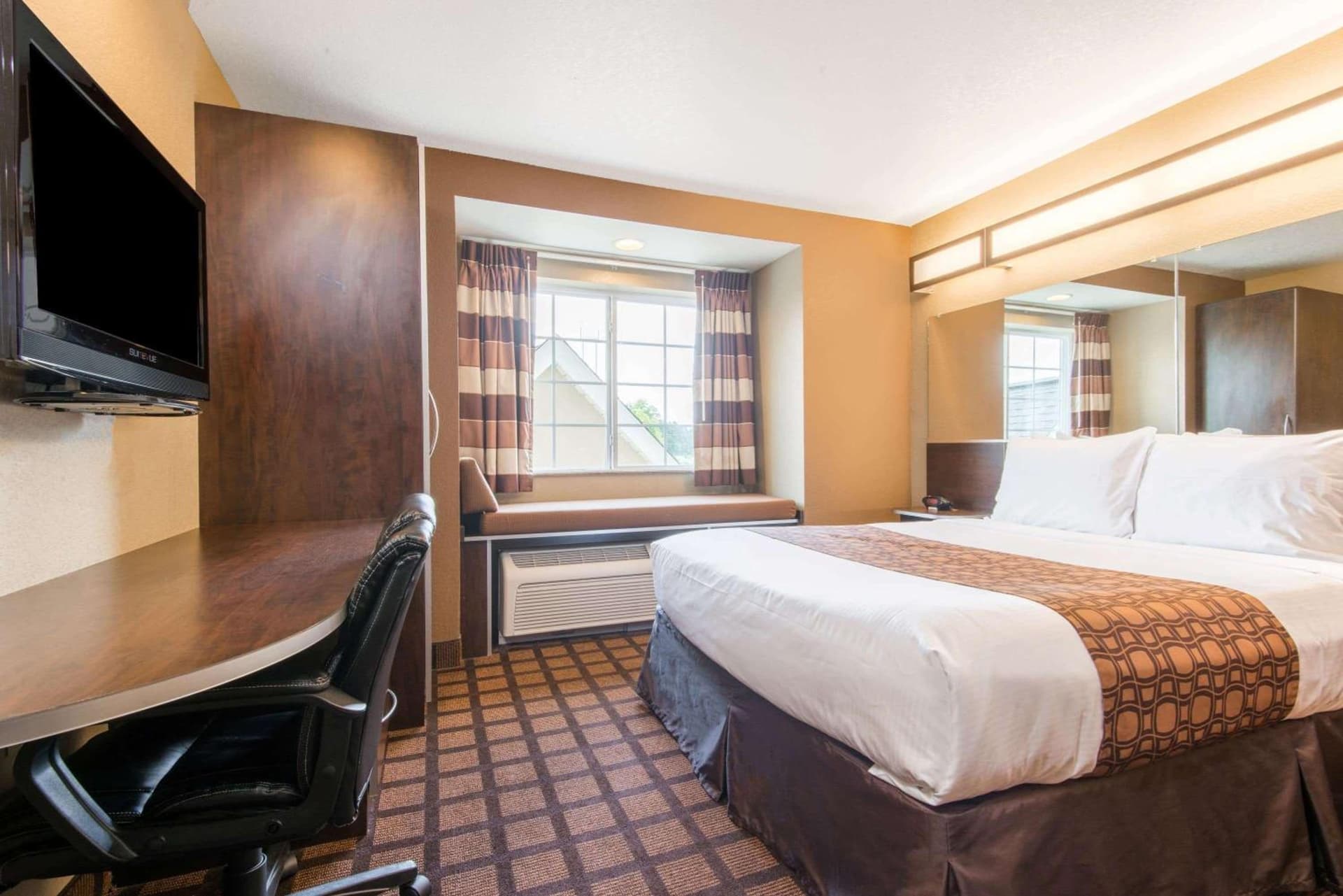 Microtel Inn & Suites by Wyndham Montgomery gallery photo in Montgomery, AL — image 12