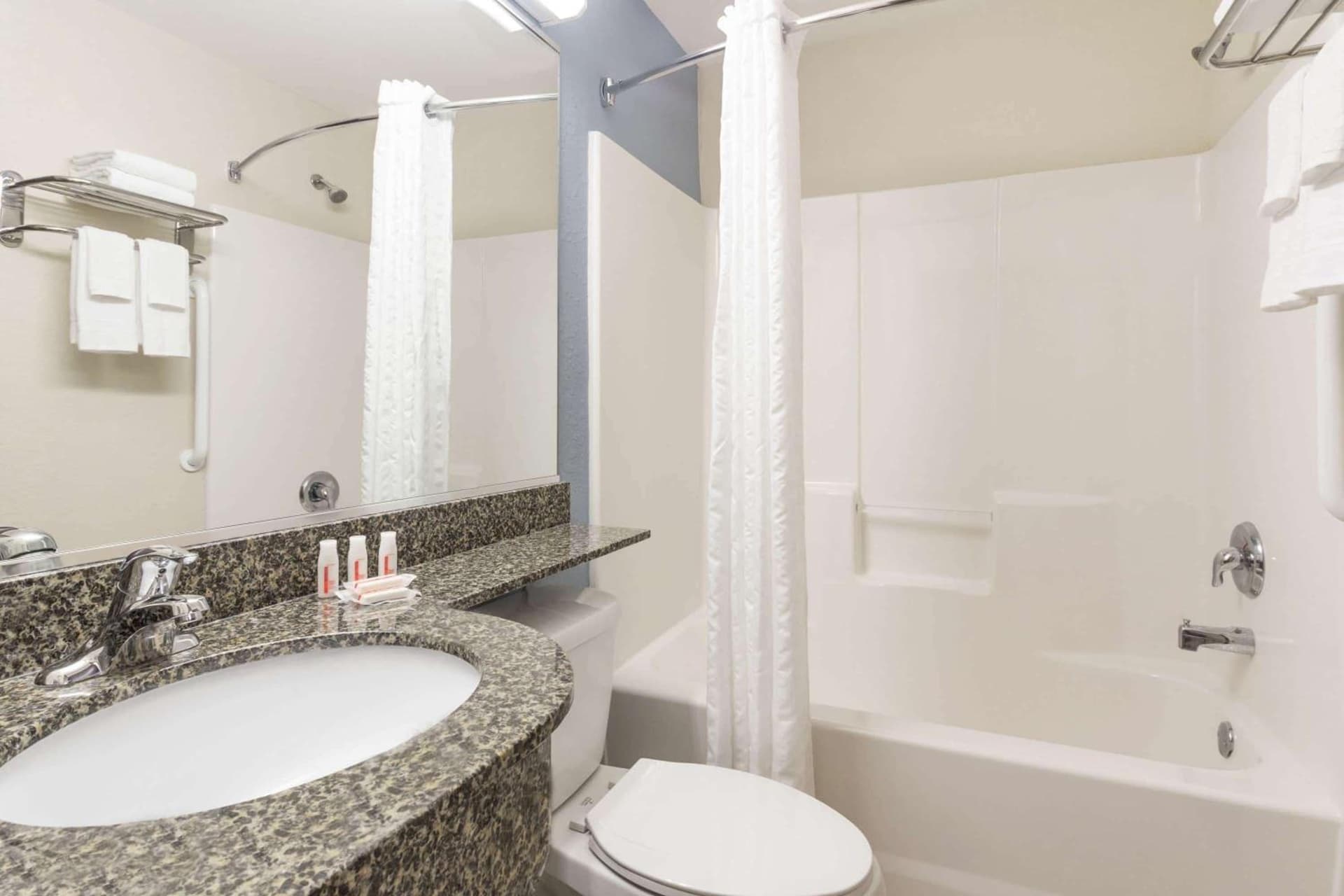 Microtel Inn & Suites by Wyndham Spring Hill/Weeki Wachee gallery photo in Weeki Wachee, FL — image 8