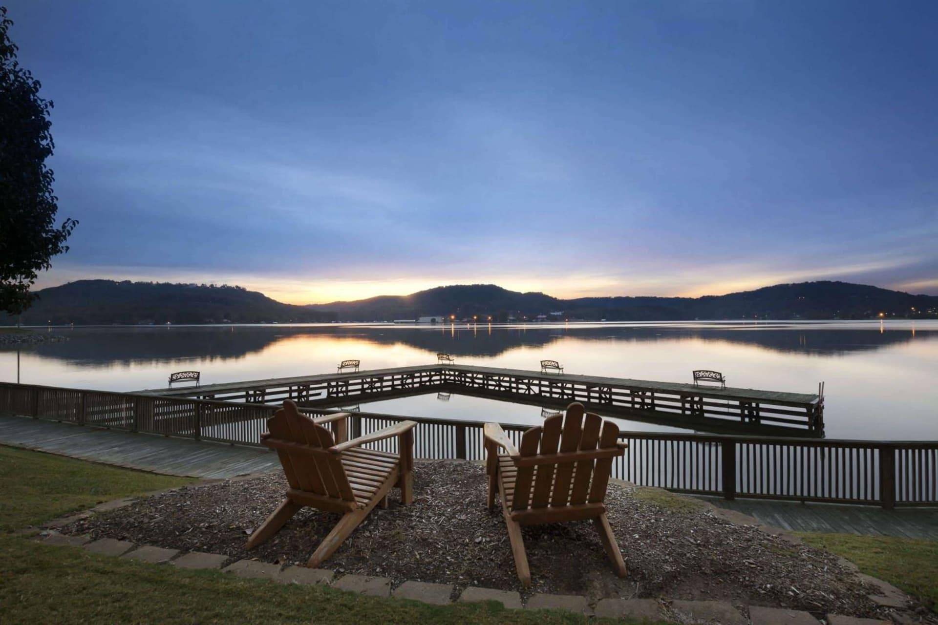 Wyndham Garden Lake Guntersville interior in Guntersville, AL — gallery photo 2