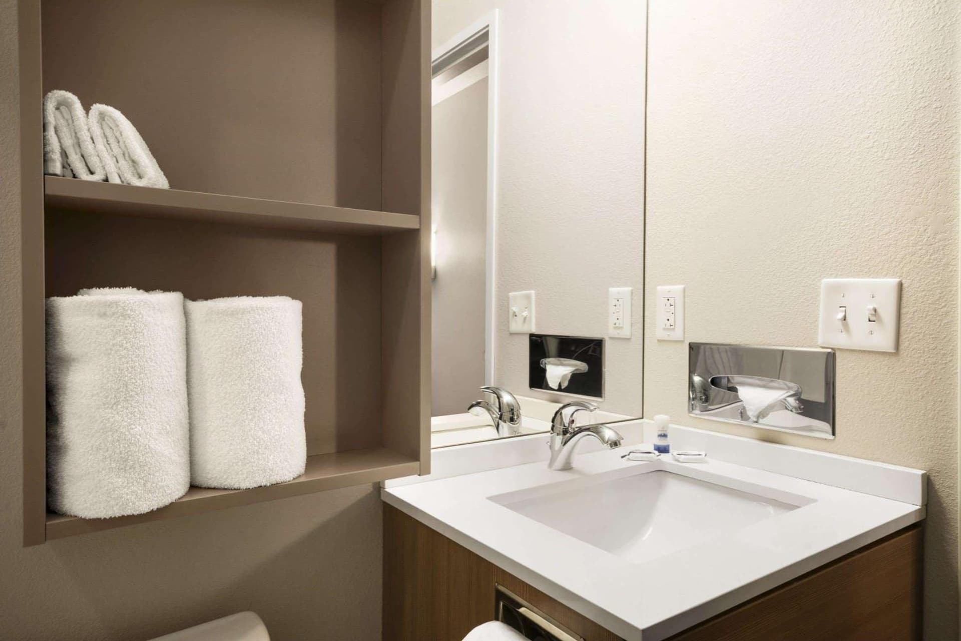 Microtel Inn & Suites by Wyndham gallery photo in Lynchburg, VA — image 13