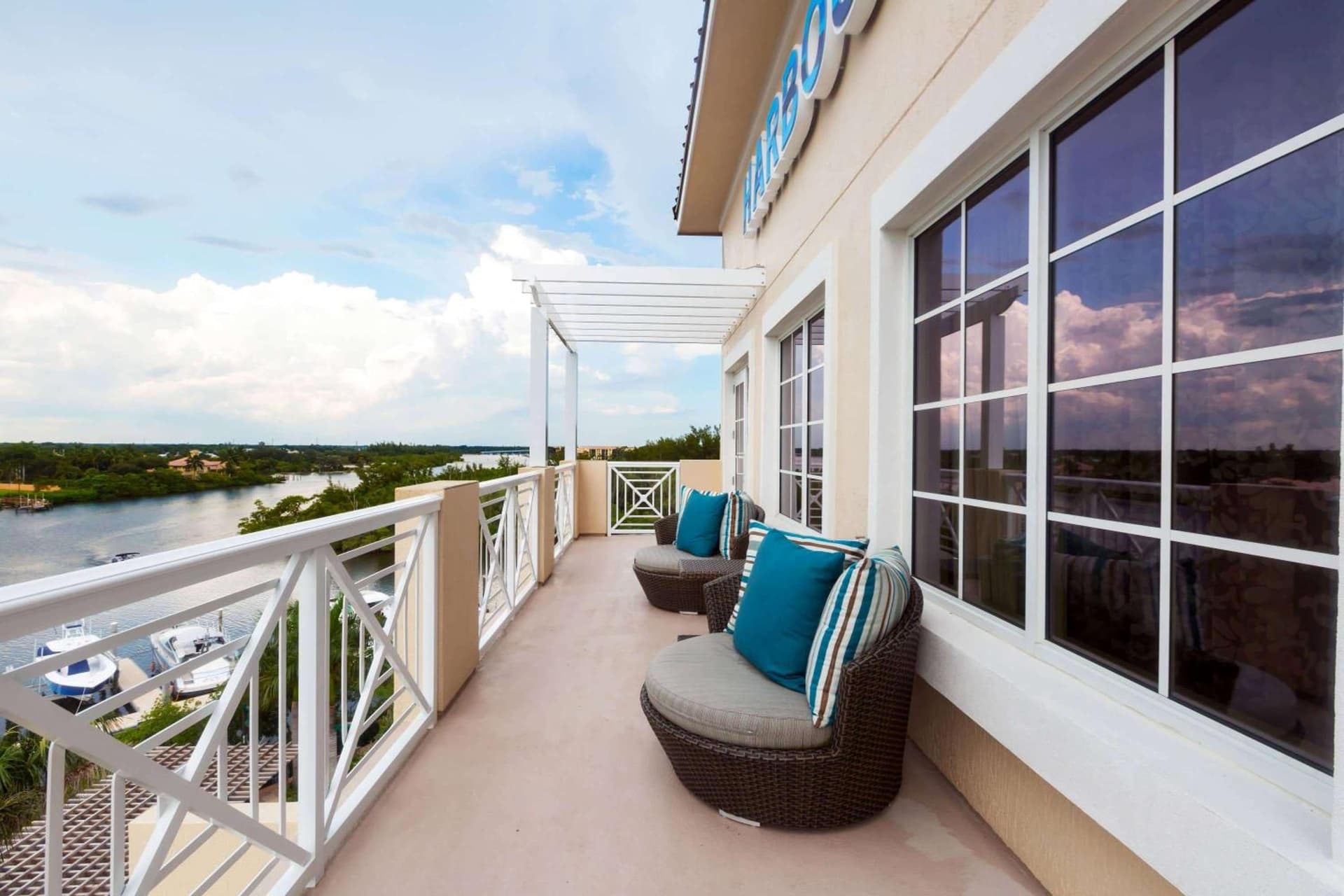 Wyndham Grand Jupiter at Harbourside Place gallery photo in Jupiter, FL — image 153