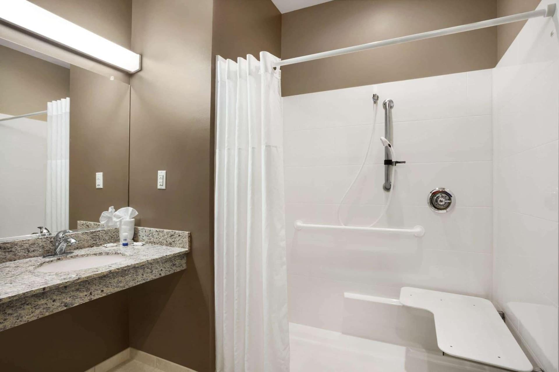 Microtel Inn & Suites by Wyndham Cambridge gallery photo in Cambridge, OH — image 11