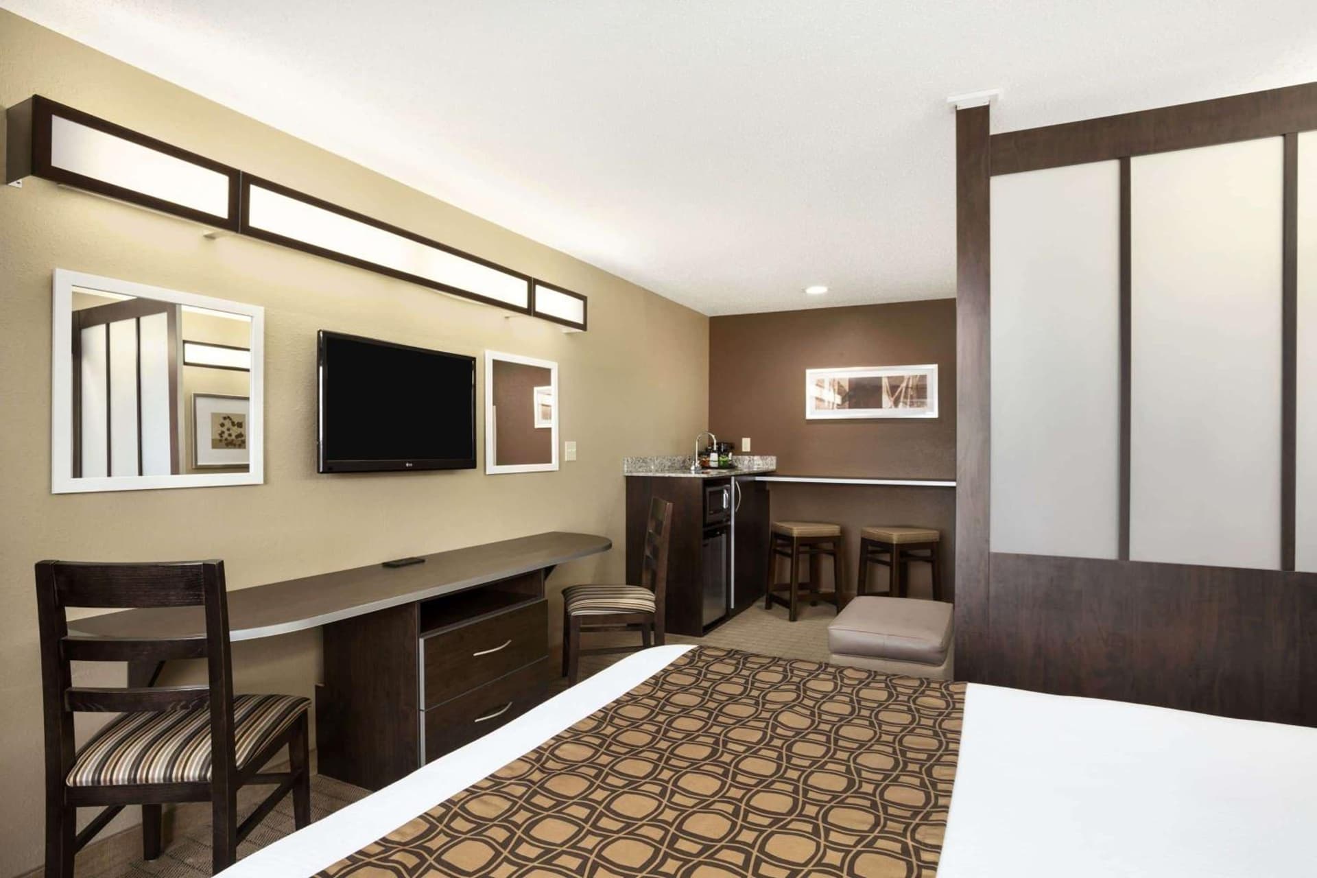 Microtel Inn & Suites by Wyndham Cambridge gallery photo in Cambridge, OH — image 10