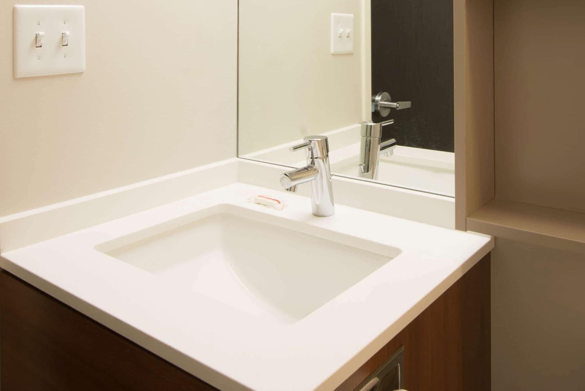 Microtel Inn & Suites by Wyndham Philadelphia Airport Ridley Park interior in Ridley Park, PA — gallery photo 2