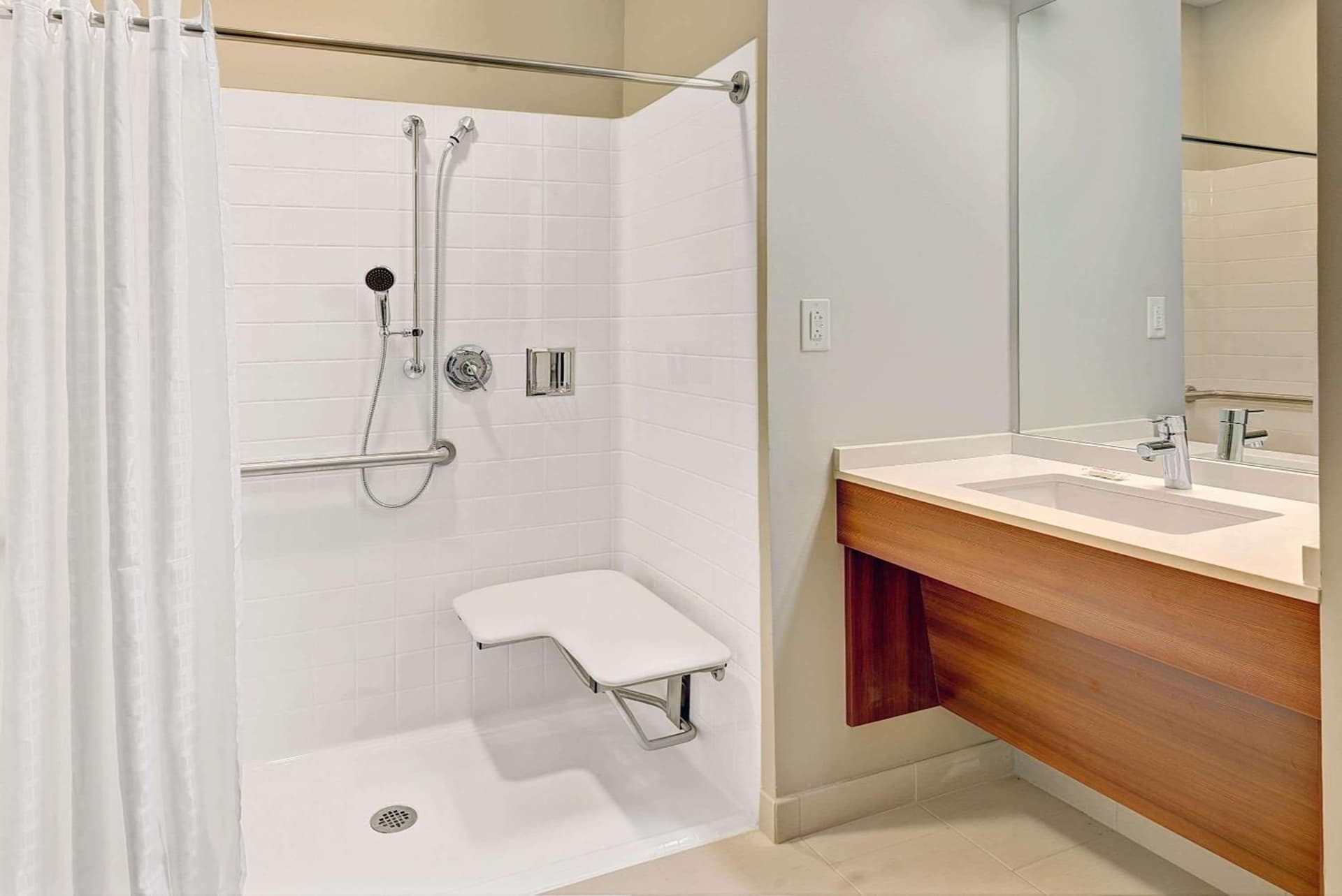 Microtel Inn & Suites by Wyndham Philadelphia Airport Ridley Park gallery photo in Ridley Park, PA — image 14