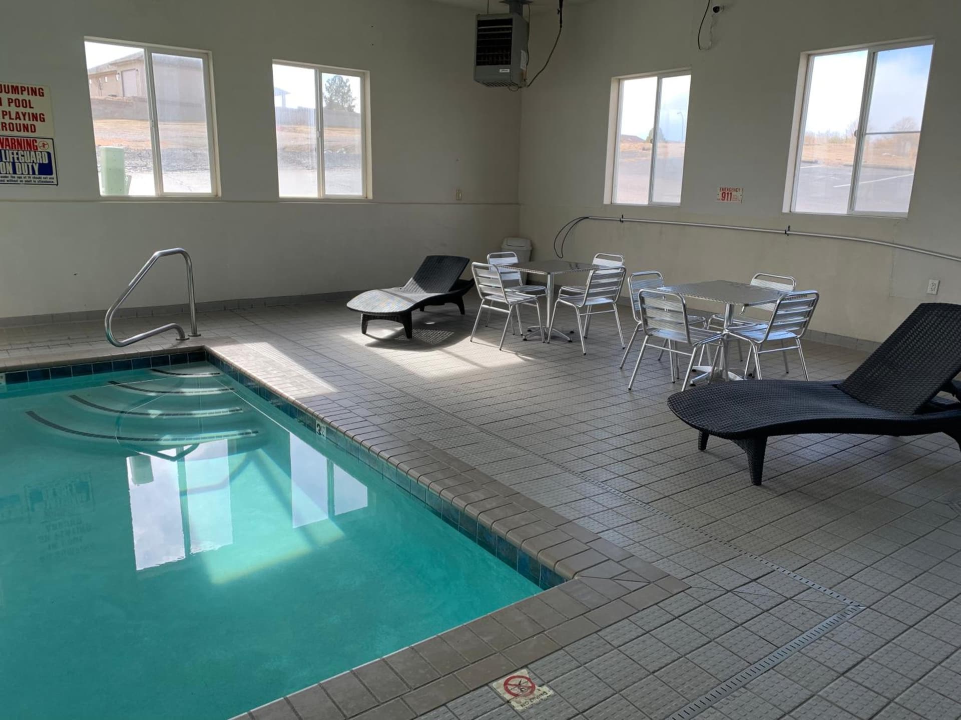 Super 8 by Wyndham Pueblo gallery photo in Pueblo, CO — image 18