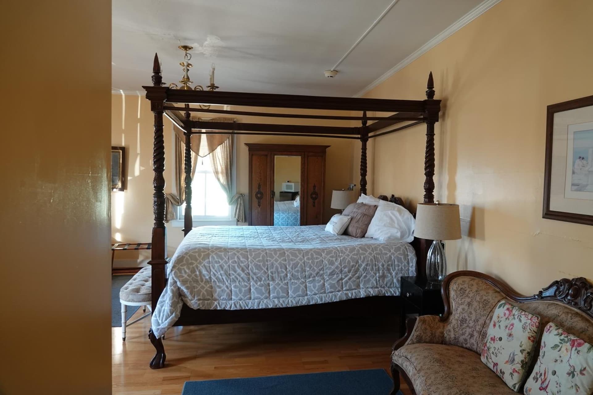 Union Hotel gallery photo in Benicia, CA — image 9