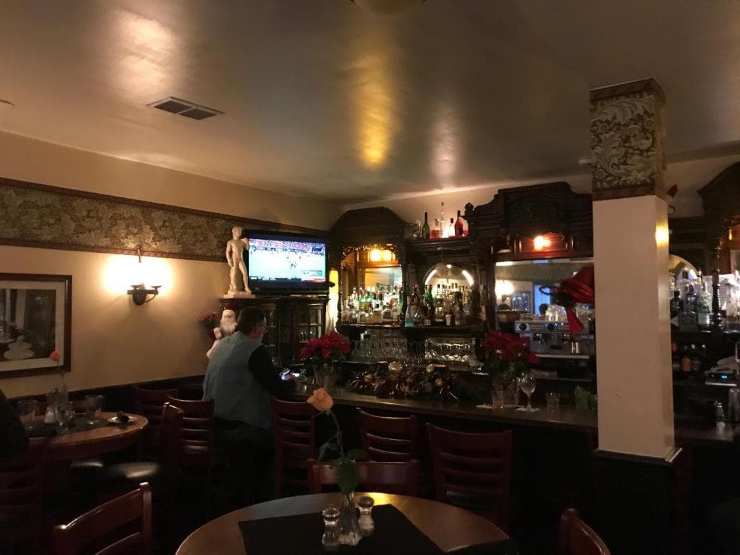Union Hotel interior in Benicia, CA — gallery photo 2