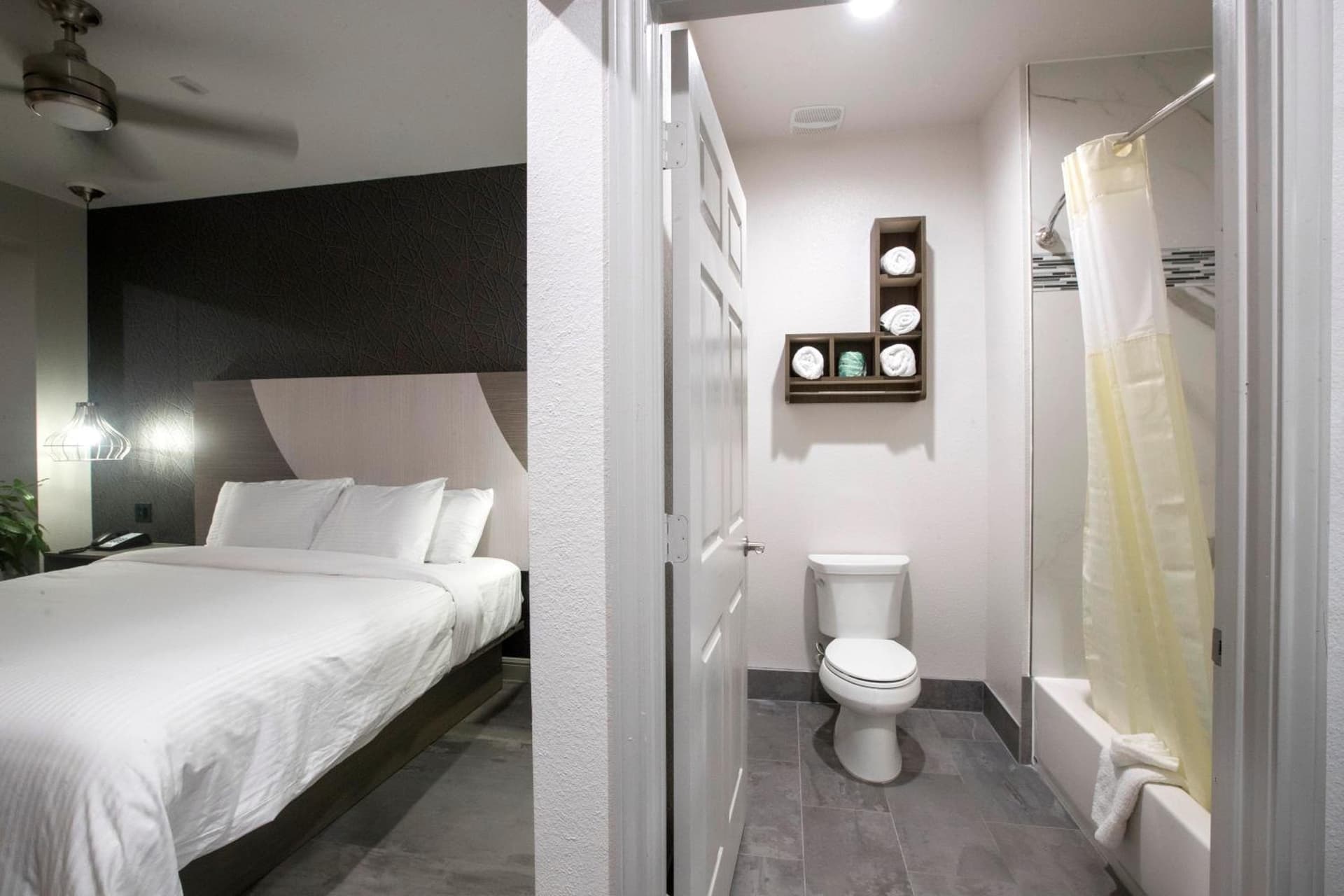 House Hotel property views in Houston, TX — gallery photo 3