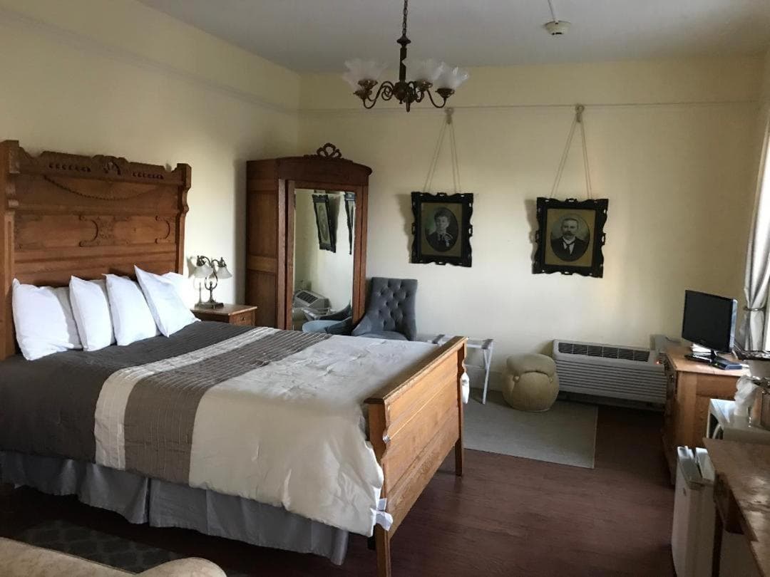 Union Hotel gallery photo in Benicia, CA — image 11