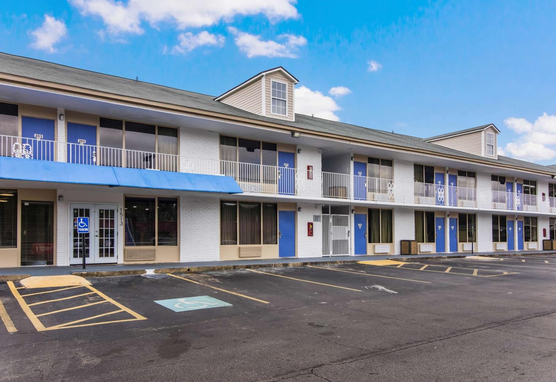 Motel-6 Lagrange Ga property views in LaGrange, GA — gallery photo 3