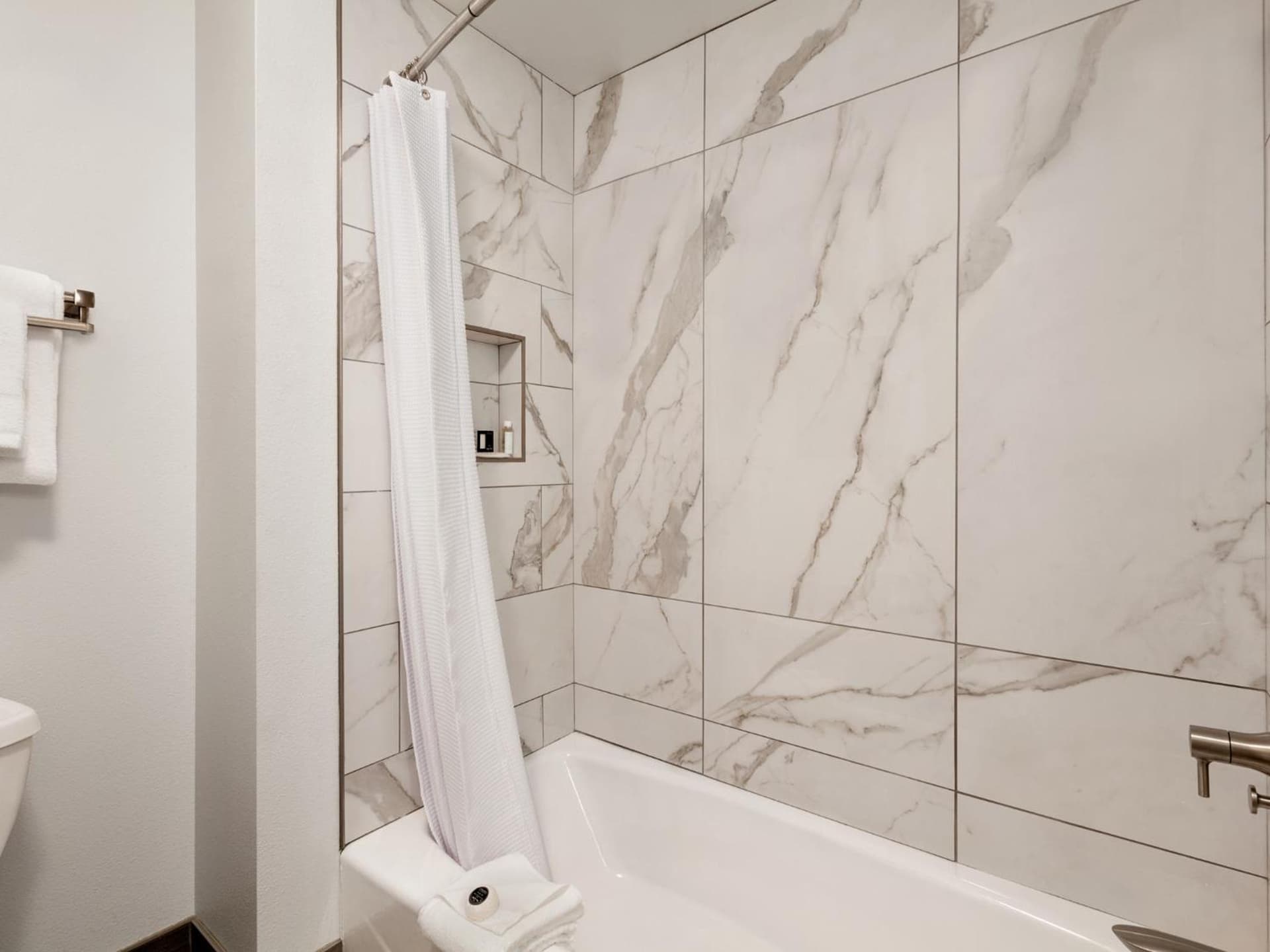 Buena Vista Suites Orlando gallery photo in Orlando, FL — image 11