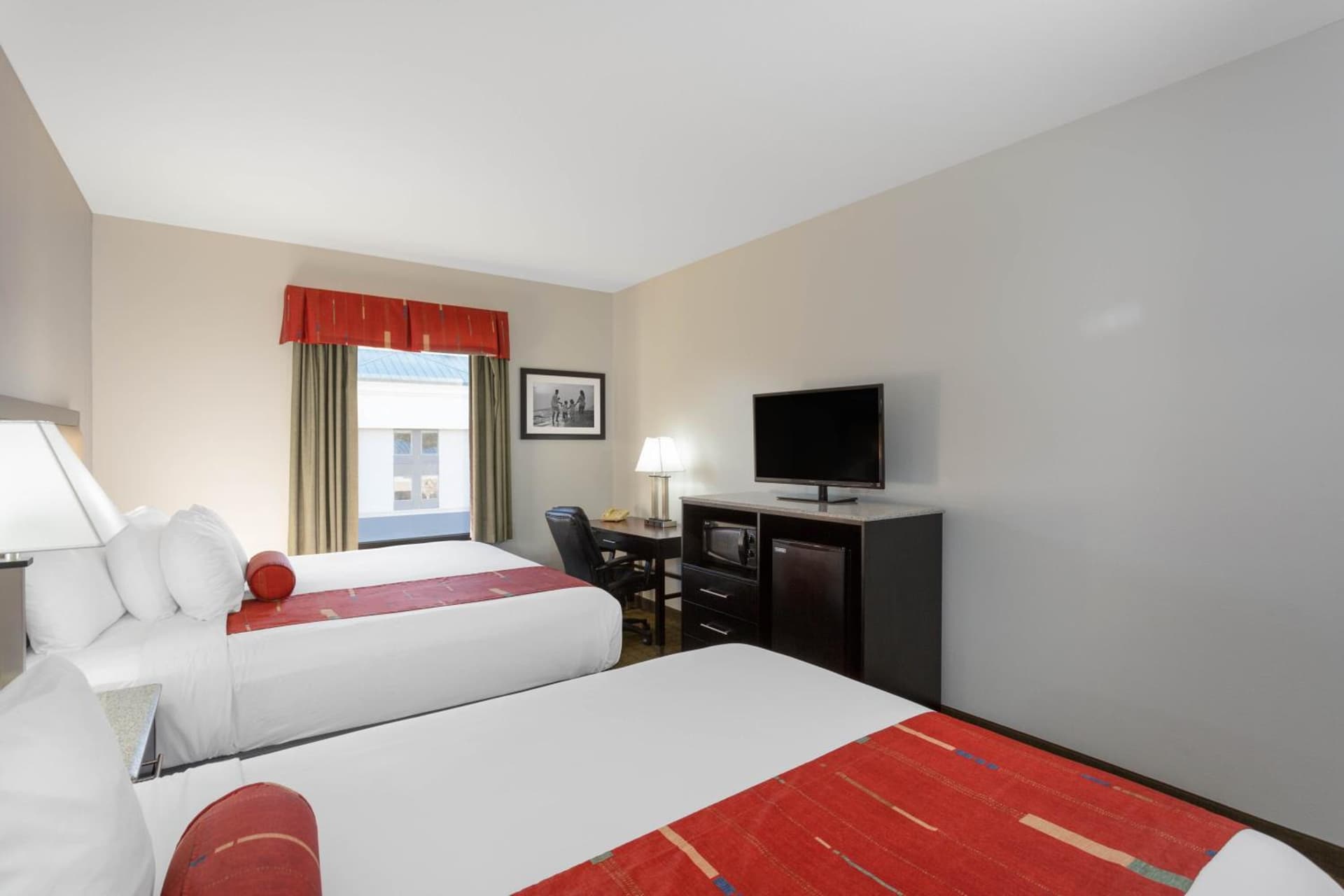 Days Inn & Suites by Wyndham Lakeland gallery photo in Lakeland, FL — image 77