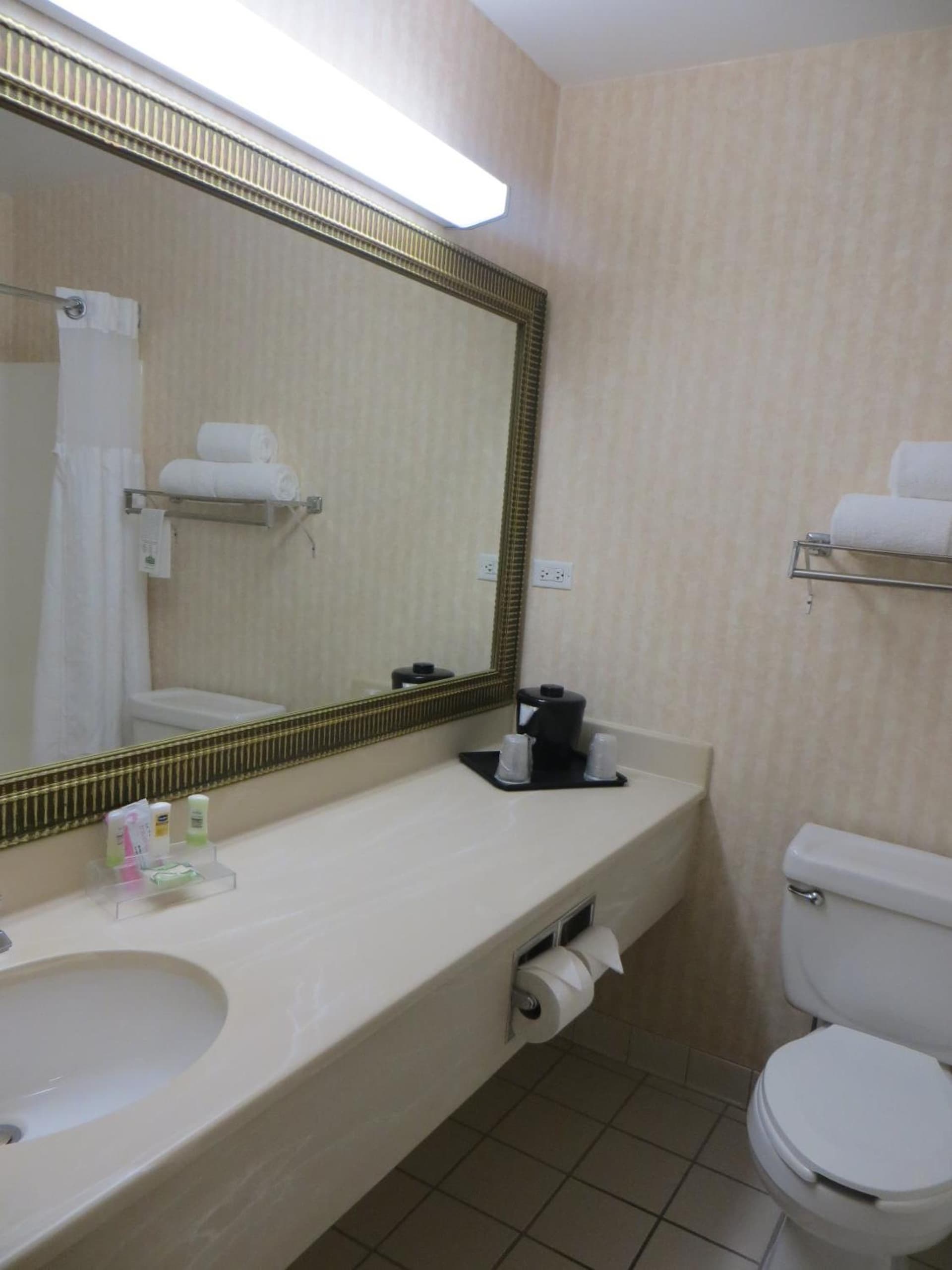 Country Inn & Suites by Radisson, Gurnee, IL gallery photo in Gurnee, IL — image 5
