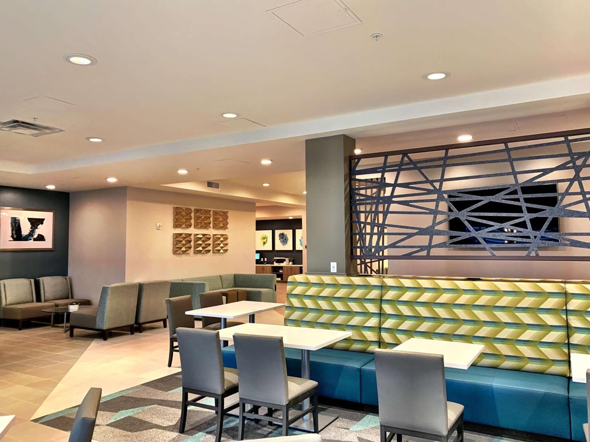 Best Western Premier Hotel at Fisher's Landing gallery photo in Vancouver, WA — image 7