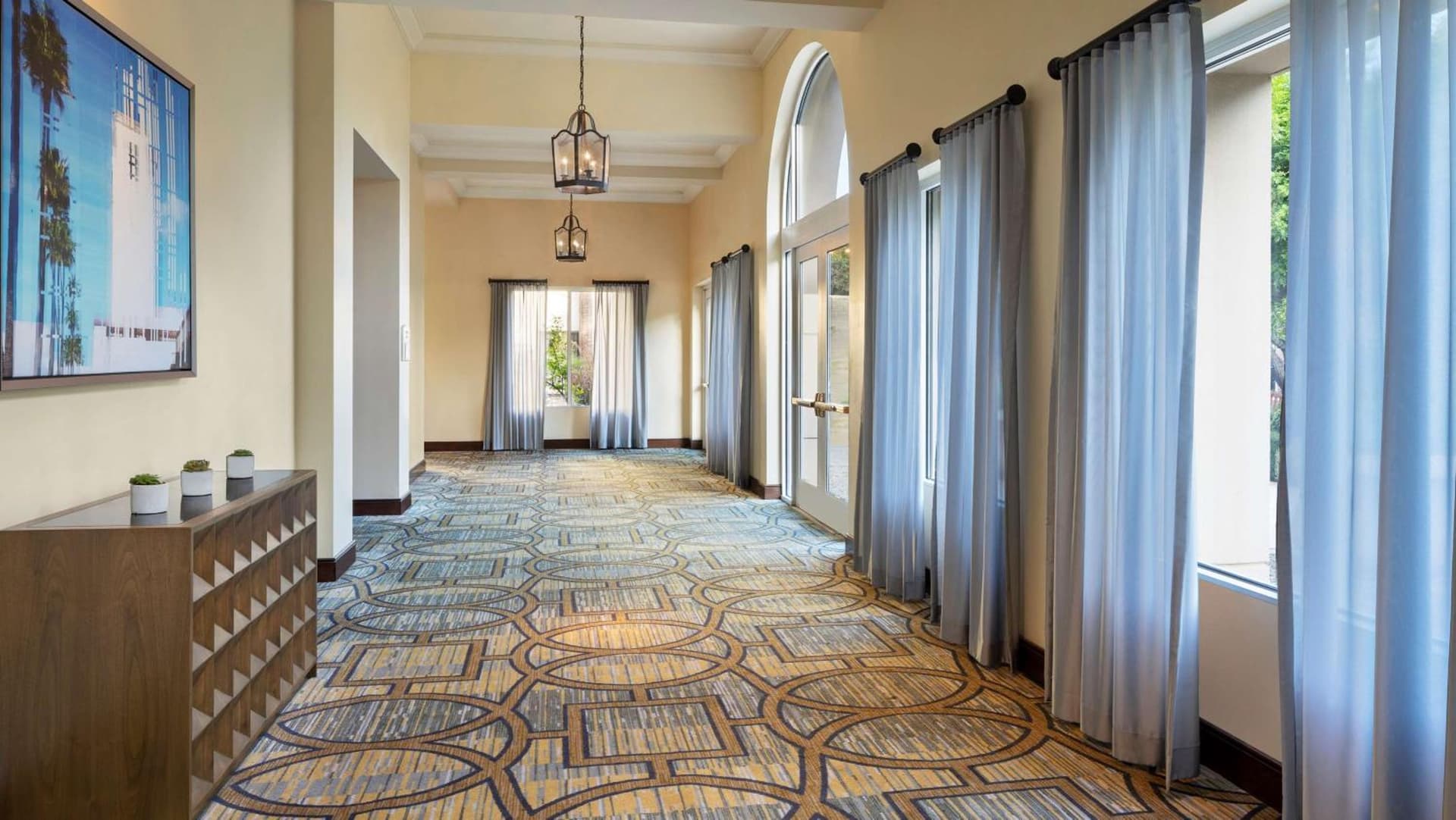 Hyatt Regency Valencia interior in Valencia, CA — gallery photo 2